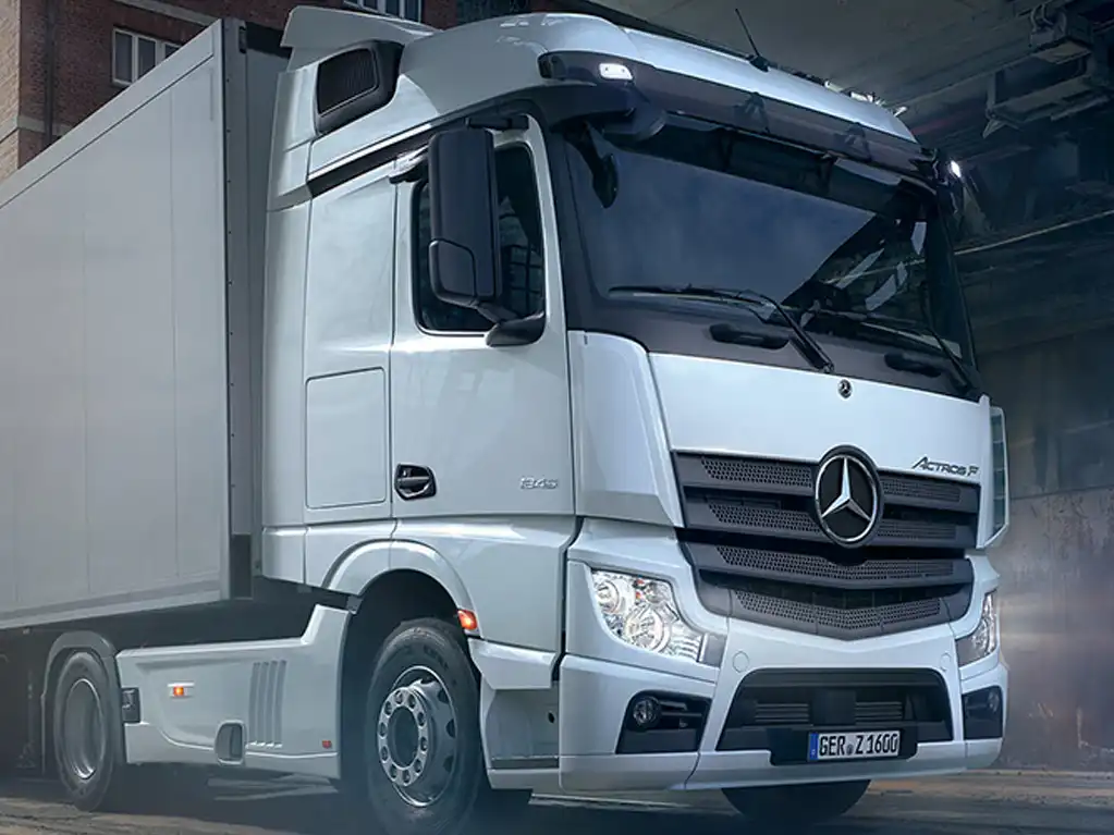 Mercedes De Willermin - Actros F vue trois quart avant