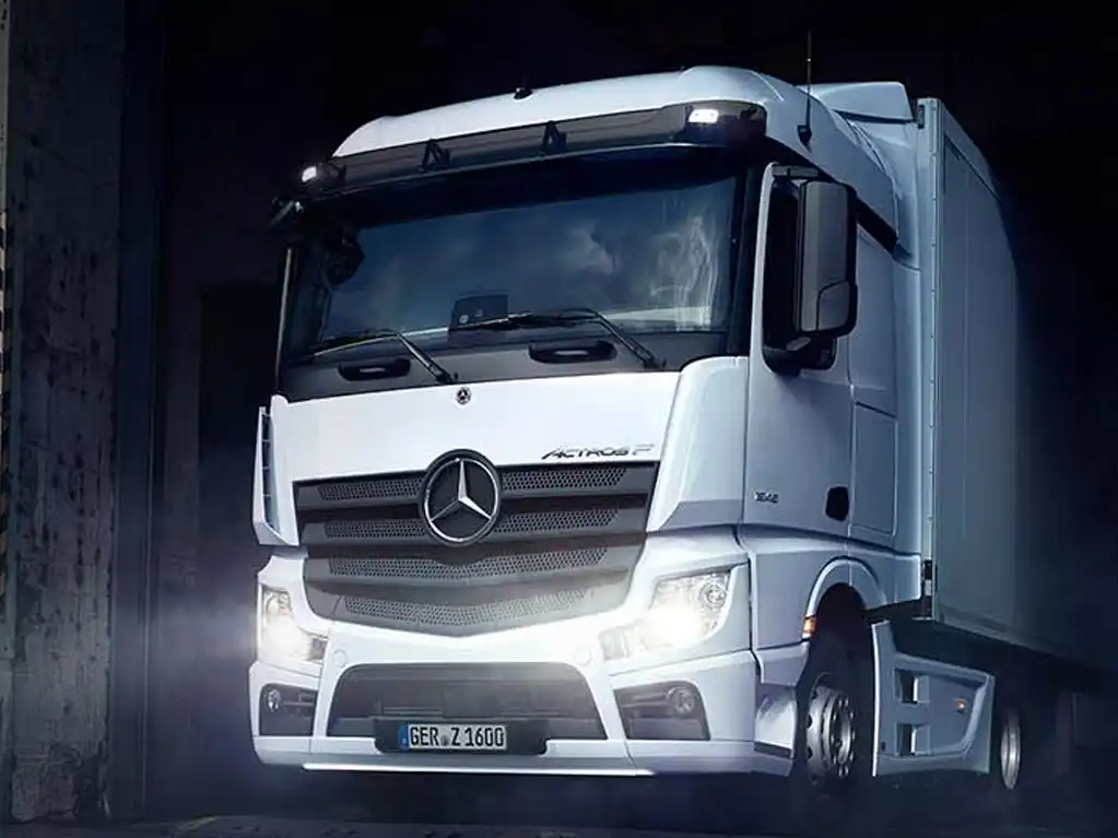 Mercedes De Willermin - Actros F vue avant