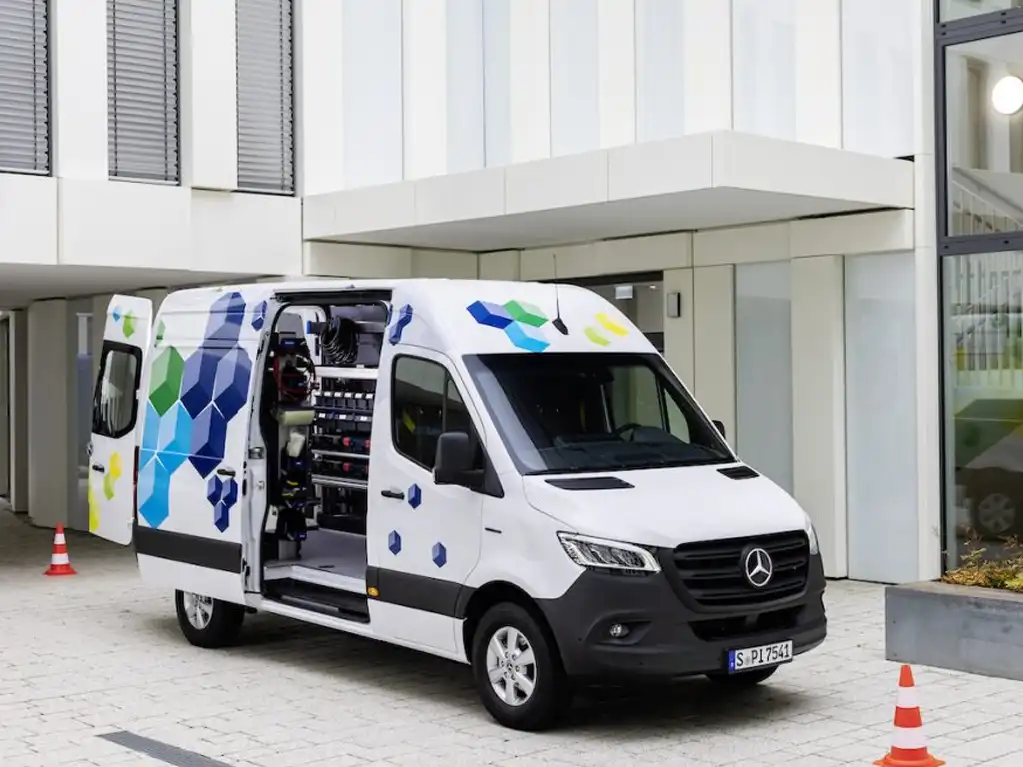 Mercedes De Willermin -  esprinter vue porte trois quart