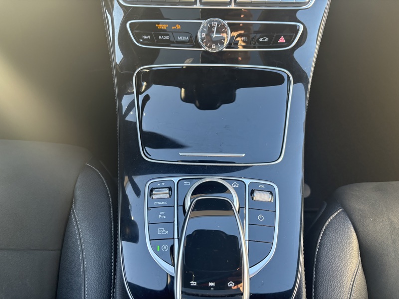 Image Mercedes-Benz CLASSE E BERLINE E 220 d Berline Sportline  Classe E 220 d 9G-Tronic Fascination E 220 d Berline Sportline