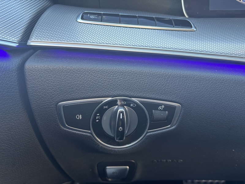 Image Mercedes-Benz CLASSE E BERLINE E 220 d Berline Sportline  Classe E 220 d 9G-Tronic Fascination E 220 d Berline Sportline