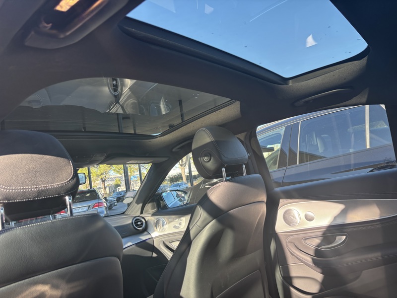 Image Mercedes-Benz CLASSE E BERLINE E 220 d Berline Sportline  Classe E 220 d 9G-Tronic Fascination E 220 d Berline Sportline