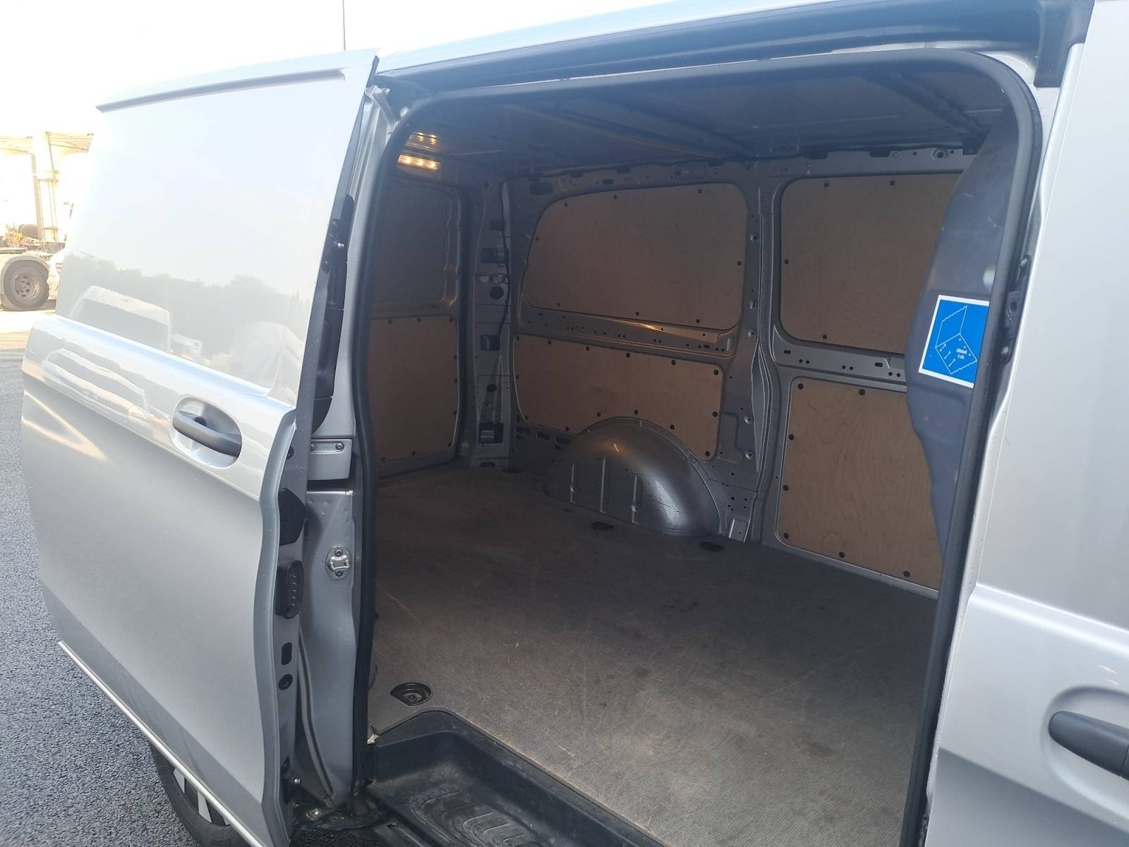 Image Mercedes-Benz VITO FOURGON 119 CDI Fourgon Long  VITO 119 CDI Fourgon LG SELECT 119 CDI Fourgon Long