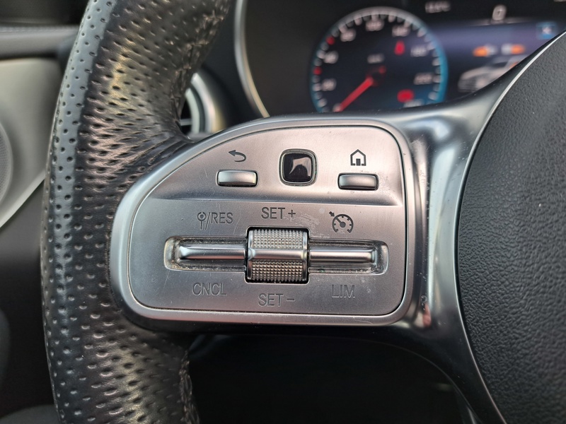 Image Mercedes-Benz GLC SUV    