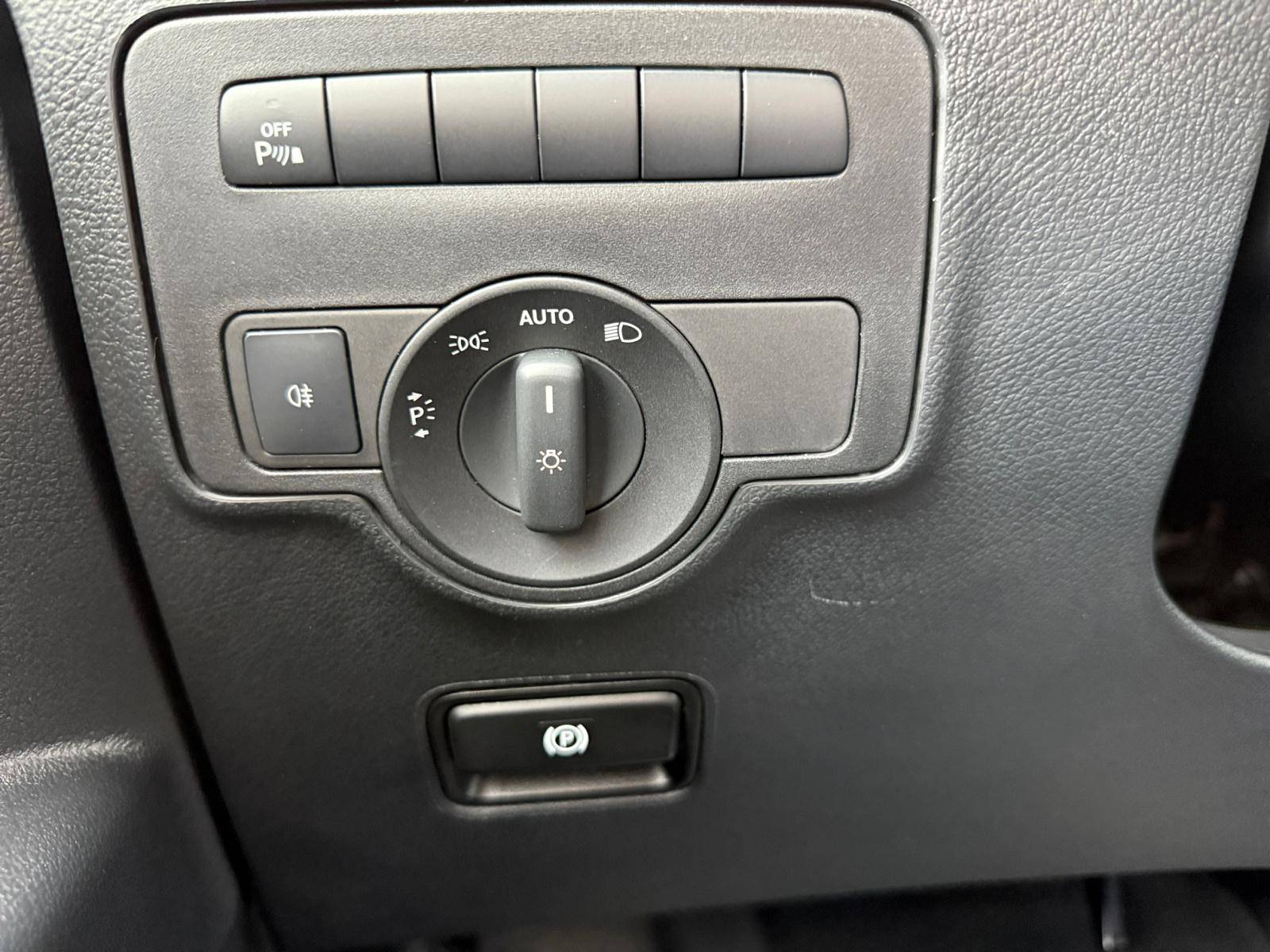 Image Mercedes-Benz VITO 119 CDI Fourgon Long  VITO FOURGON 119 CDI LONG BVA RWD SELECT 119 CDI Fourgon Long