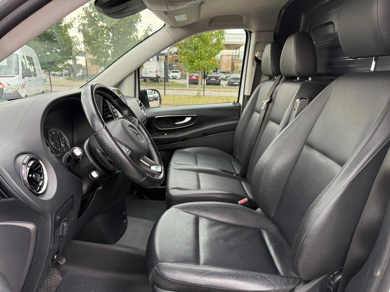 Image Mercedes-Benz VITO 119 CDI Fourgon Long  VITO FOURGON 119 CDI LONG BVA RWD SELECT 119 CDI Fourgon Long