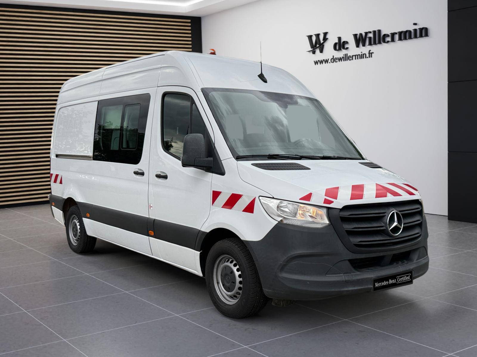 Image Mercedes-Benz SPRINTER 314 CDI Fourgon Toit sureleve Standard  SPRINTER FGN 314 CDI 37 3.5T PROPULSION 314 CDI Fourgon Toit sureleve Standard