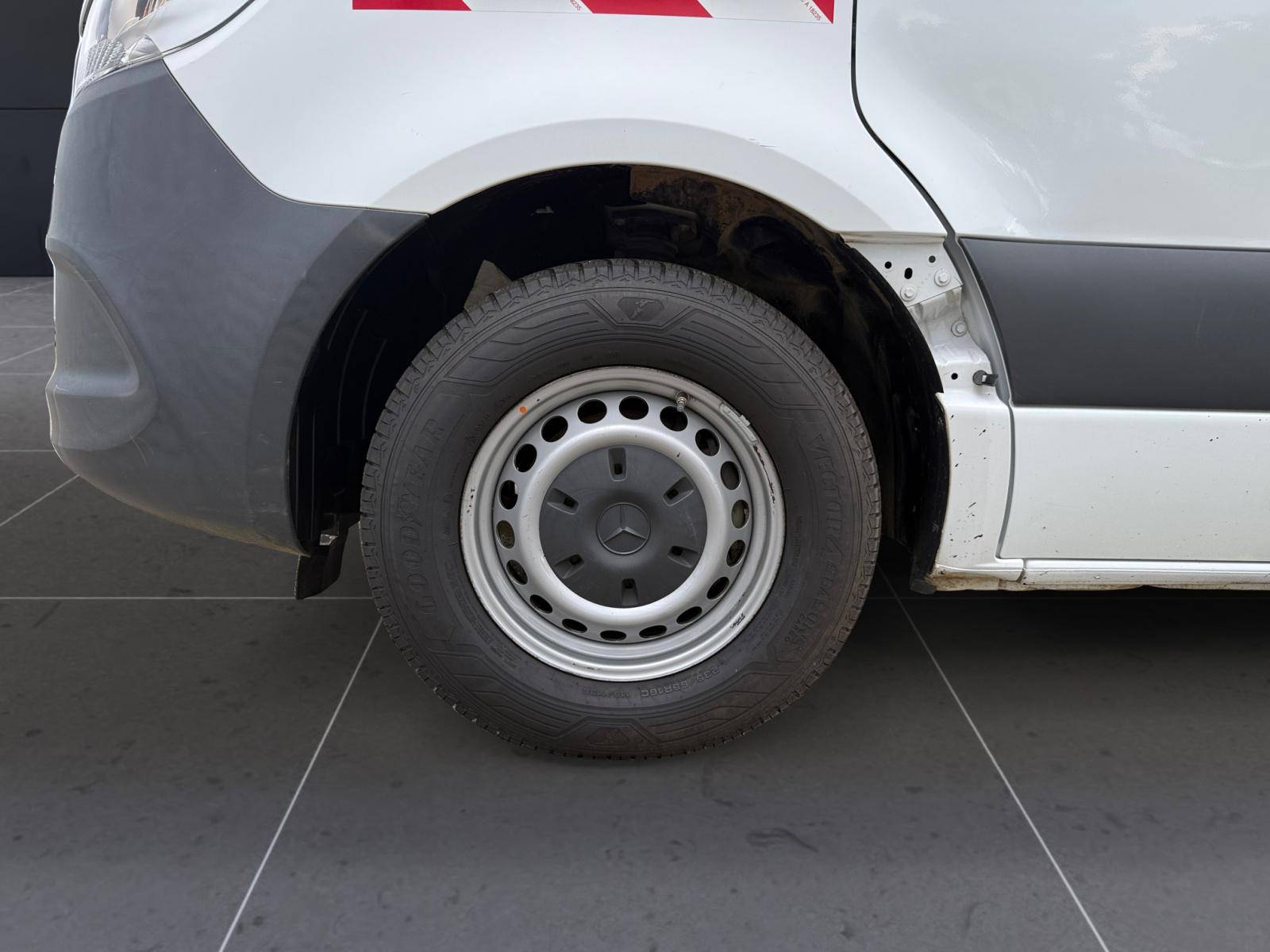 Image Mercedes-Benz SPRINTER 314 CDI Fourgon Toit sureleve Standard  SPRINTER FGN 314 CDI 37 3.5T PROPULSION 314 CDI Fourgon Toit sureleve Standard