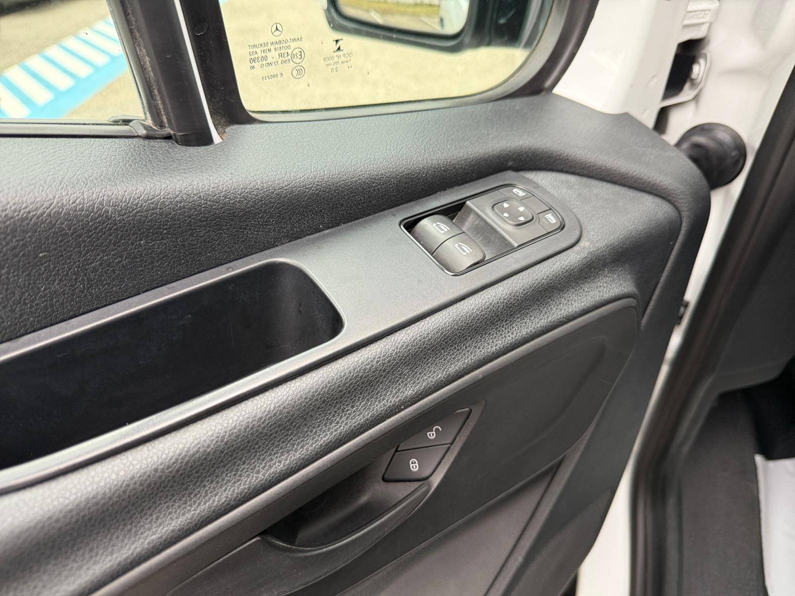 Image Mercedes-Benz SPRINTER 314 CDI Fourgon Toit sureleve Standard  SPRINTER FGN 314 CDI 37 3.5T PROPULSION 314 CDI Fourgon Toit sureleve Standard