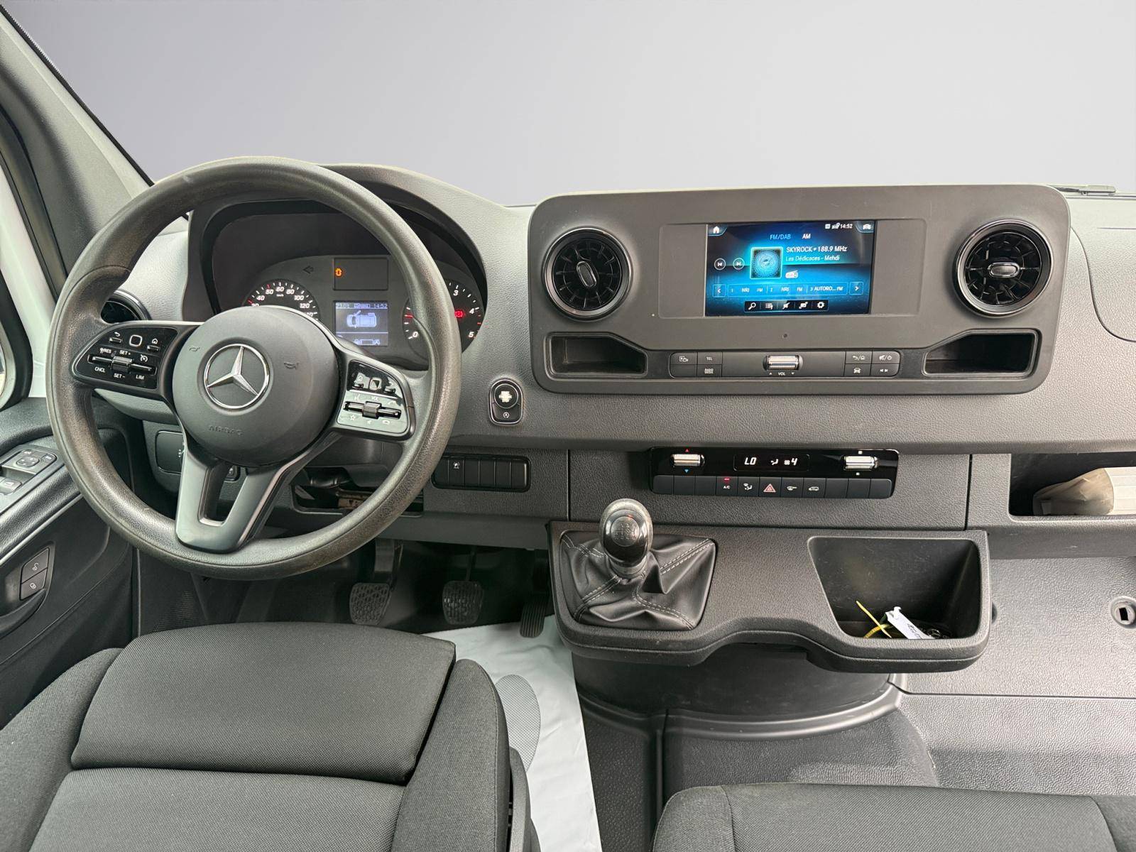 Image Mercedes-Benz SPRINTER 314 CDI Fourgon Toit sureleve Standard  SPRINTER FGN 314 CDI 37 3.5T PROPULSION 314 CDI Fourgon Toit sureleve Standard