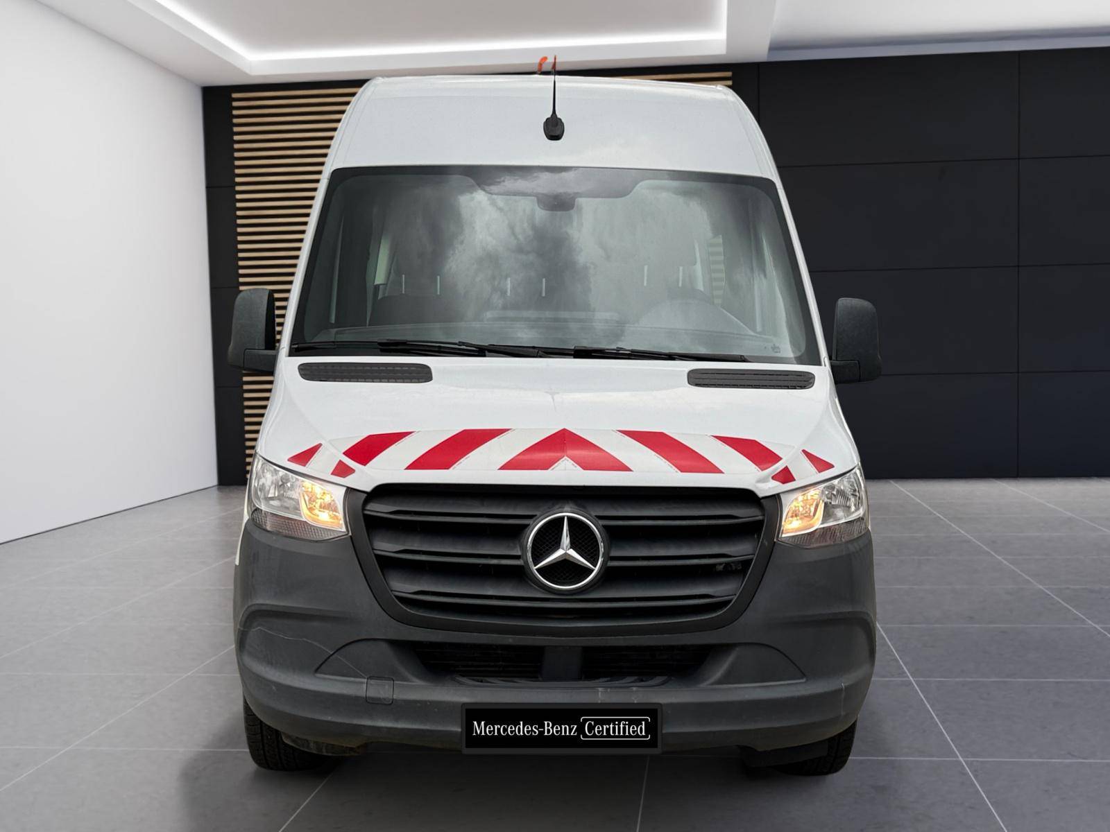 Image Mercedes-Benz SPRINTER 314 CDI Fourgon Toit sureleve Standard  SPRINTER FGN 314 CDI 37 3.5T PROPULSION 314 CDI Fourgon Toit sureleve Standard