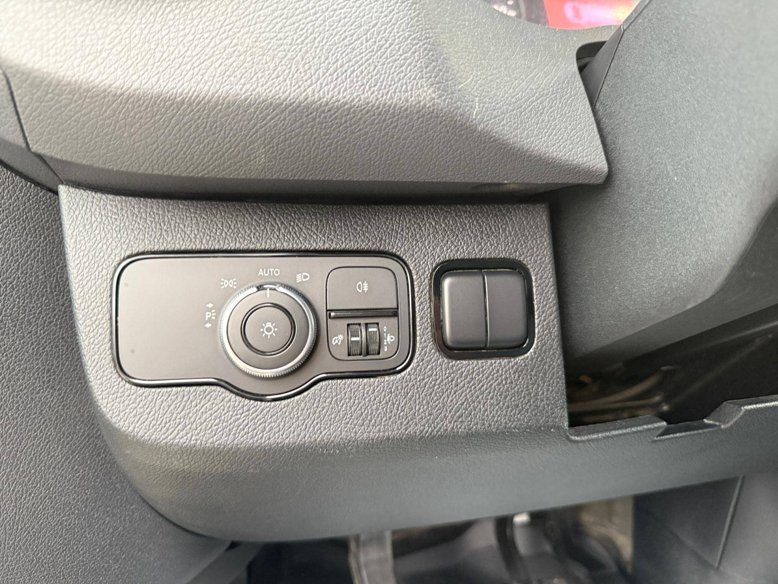 Image Mercedes-Benz SPRINTER 314 CDI Fourgon Toit sureleve Standard  SPRINTER FGN 314 CDI 37 3.5T PROPULSION 314 CDI Fourgon Toit sureleve Standard