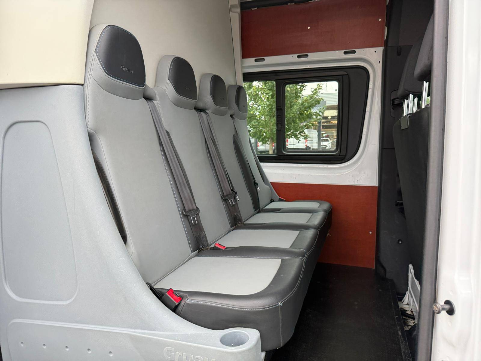 Image Mercedes-Benz SPRINTER 314 CDI Fourgon Toit sureleve Standard  SPRINTER FGN 314 CDI 37 3.5T PROPULSION 314 CDI Fourgon Toit sureleve Standard