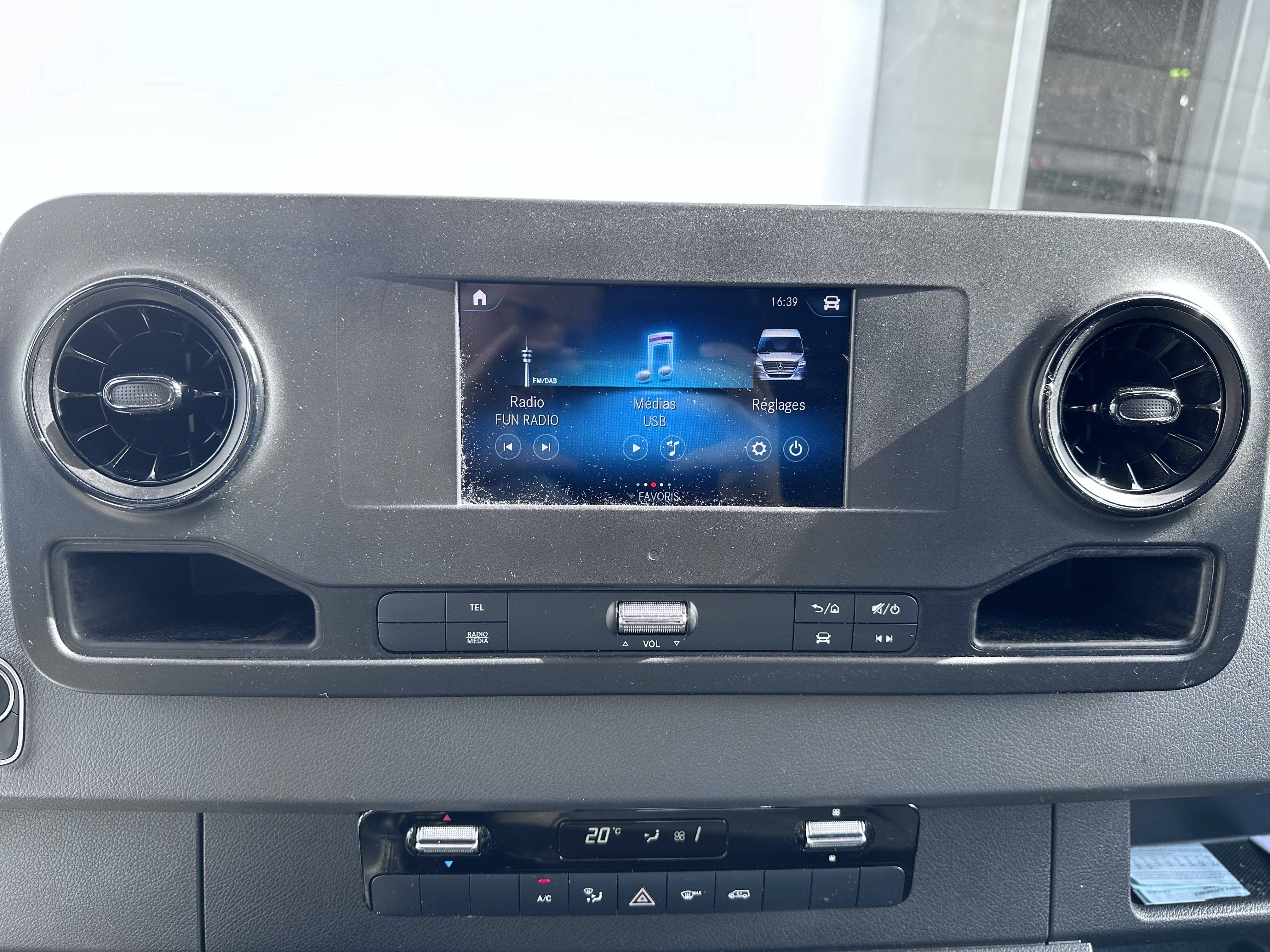 Image Mercedes-Benz SPRINTER 315 CDI Fourgon Toit sureleve Standard  SPRINTER FGN 315 CDI 37 3.5T RWD FIRST 315 CDI Fourgon Toit sureleve Standard