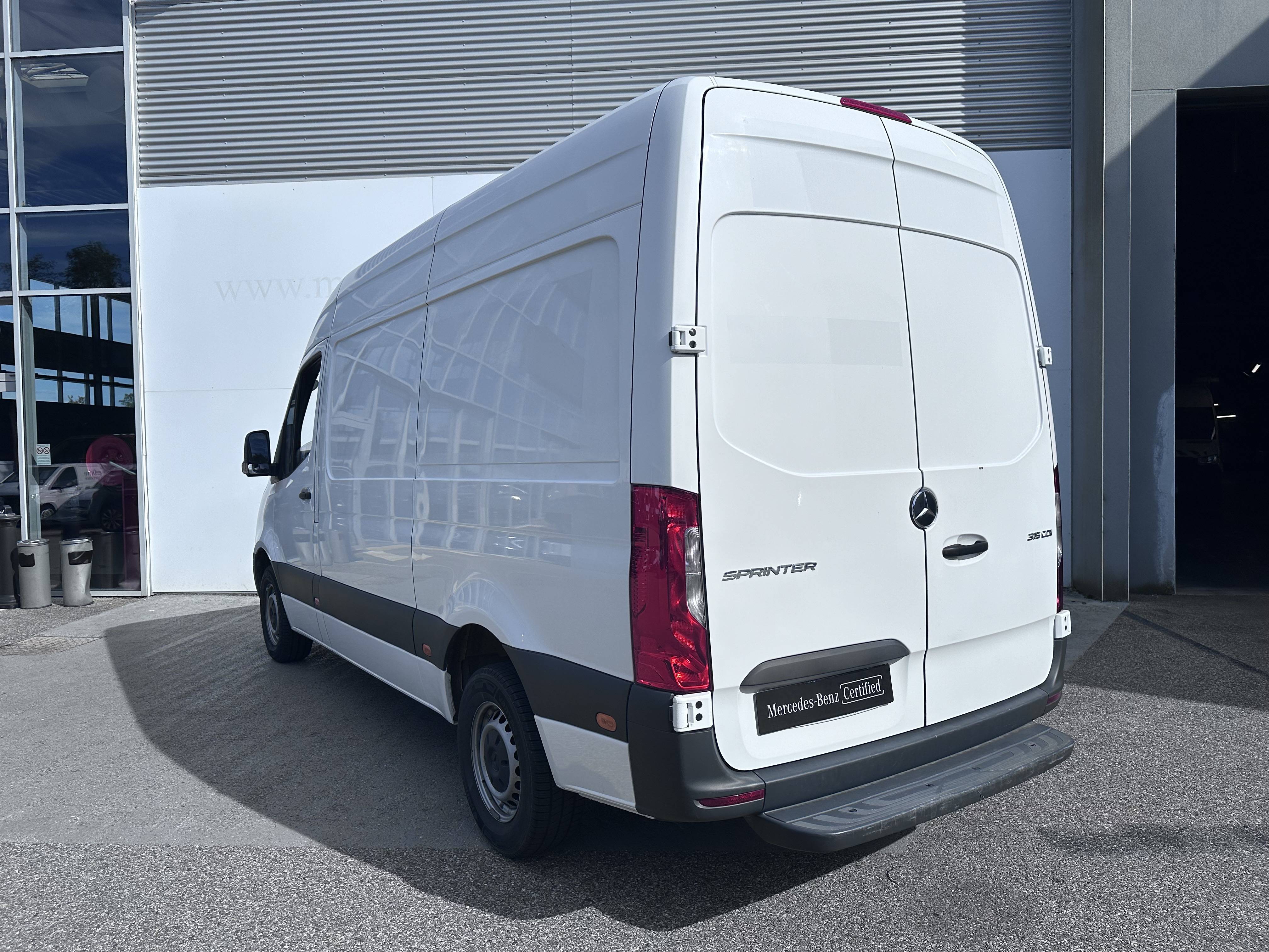 Image Mercedes-Benz SPRINTER 315 CDI Fourgon Toit sureleve Standard  SPRINTER FGN 315 CDI 37 3.5T RWD FIRST 315 CDI Fourgon Toit sureleve Standard