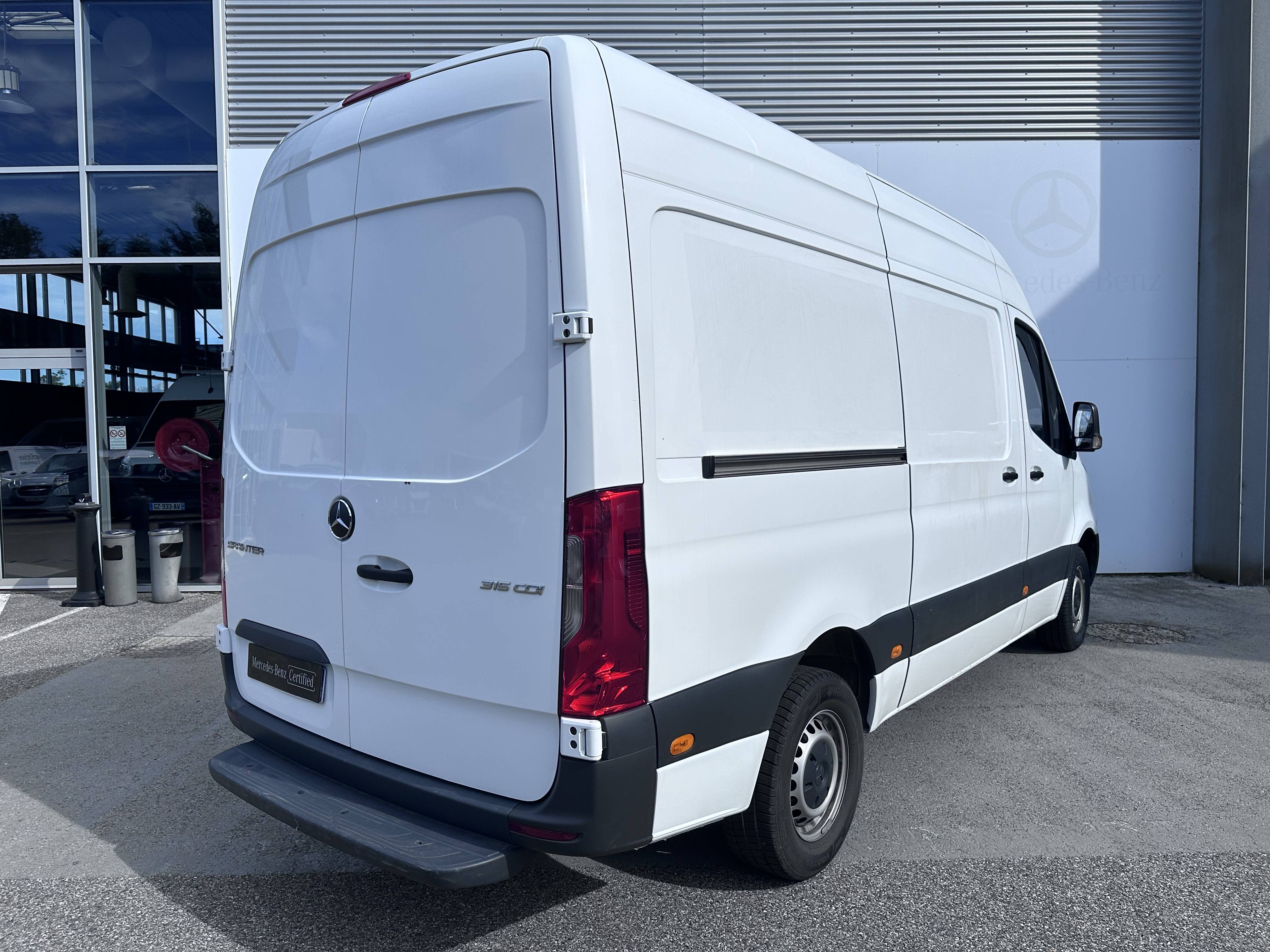 Image Mercedes-Benz SPRINTER 315 CDI Fourgon Toit sureleve Standard  SPRINTER FGN 315 CDI 37 3.5T RWD FIRST 315 CDI Fourgon Toit sureleve Standard