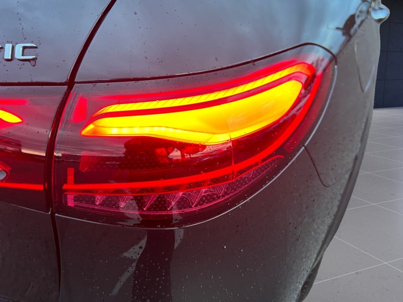 Image Mercedes-Benz GLC SUV GLC 300 de Hybrid EQ 4MATIC AMG Line +  GLC 300 de Hybrid EQ 4MATIC AMG Line + GLC 300 de Hybrid EQ 4MATIC AMG Line +