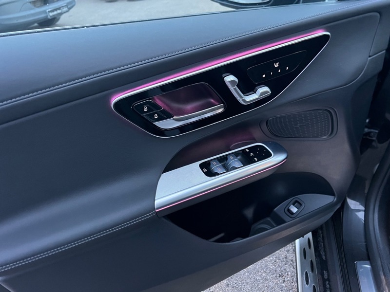 Image Mercedes-Benz GLC SUV GLC 300 de Hybrid EQ 4MATIC AMG Line +  GLC 300 de Hybrid EQ 4MATIC AMG Line + GLC 300 de Hybrid EQ 4MATIC AMG Line +