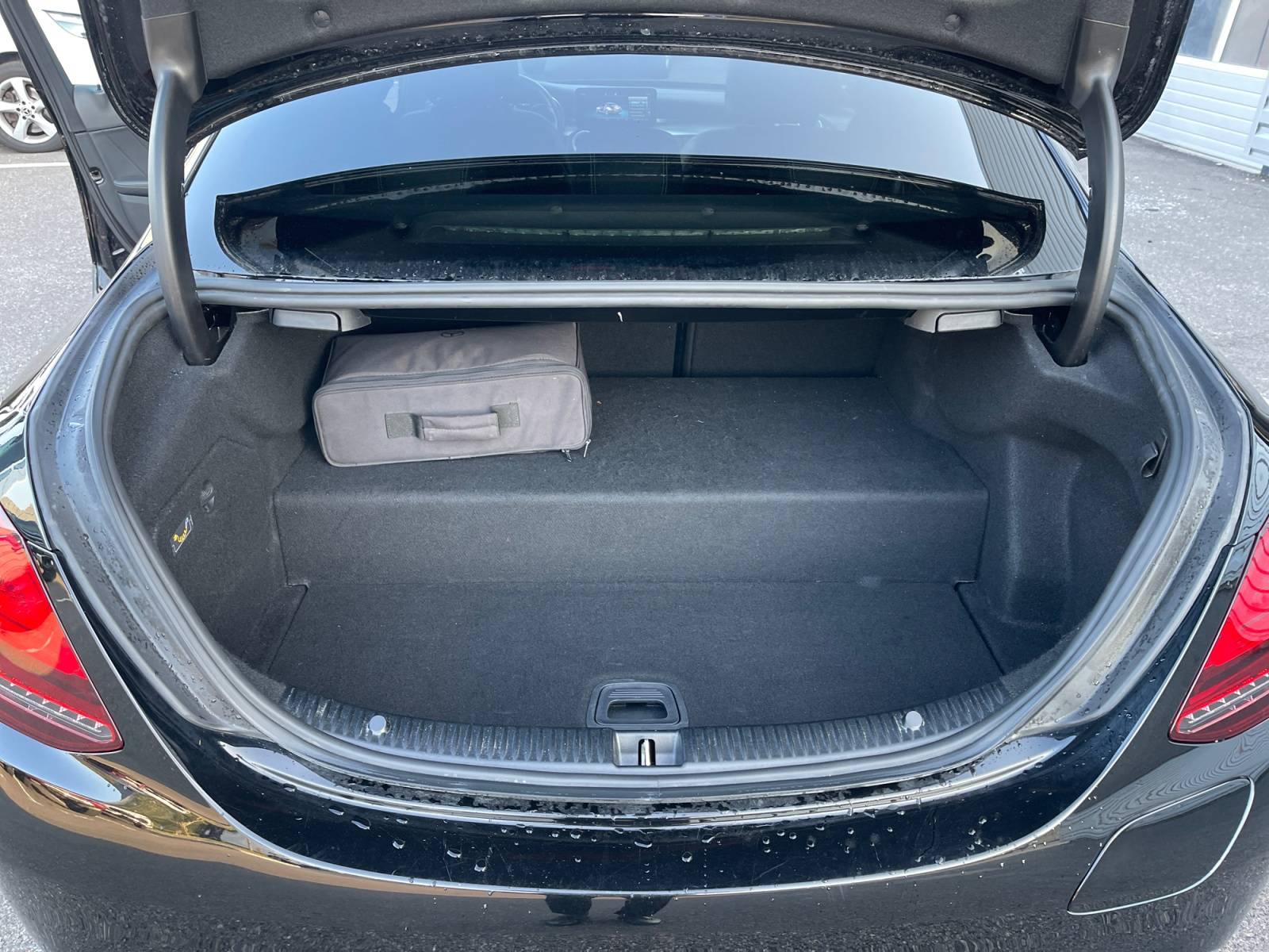 Image Mercedes-Benz CLASSE C BERLINE Classe C 300 de Berline AMG Line  C300 DE 9G-TRONIC AMG LINE Classe C 300 de Berline AMG Line