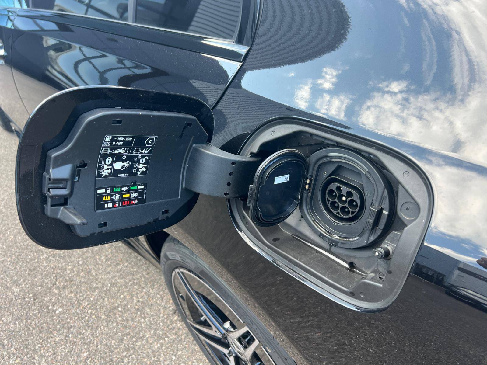 Image Mercedes-Benz CLASSE C BERLINE Classe C 300 de Hybrid EQ Berline AMG Line  Classe C 300 d e Hybrid EQ Berline AMG Line Classe C 300 de Hybrid EQ Berline AMG Line