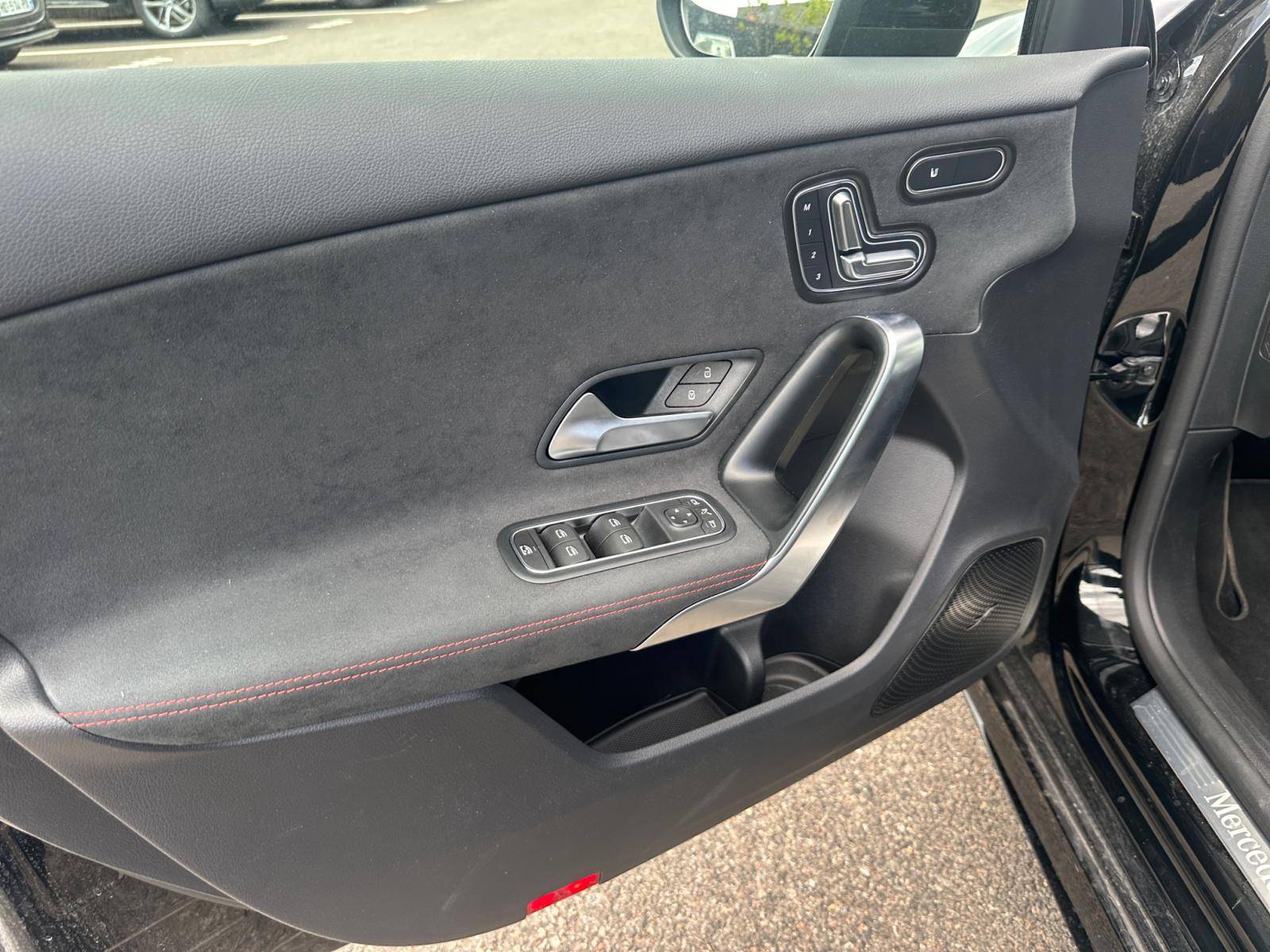 Image Mercedes-Benz CLASSE A 200 d AMG Line  Classe A 200 d AMG Line 200 d AMG Line