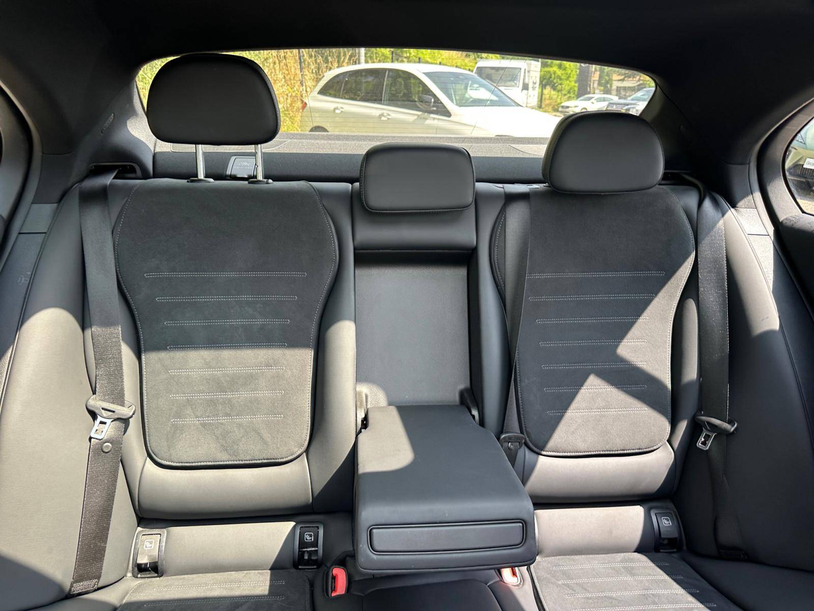 Image Mercedes-Benz CLASSE C BERLINE Classe C 300 de Berline AMG line  Classe C 300 d e Hybrid EQ Berline AMG Line Classe C 300 de Berline AMG line