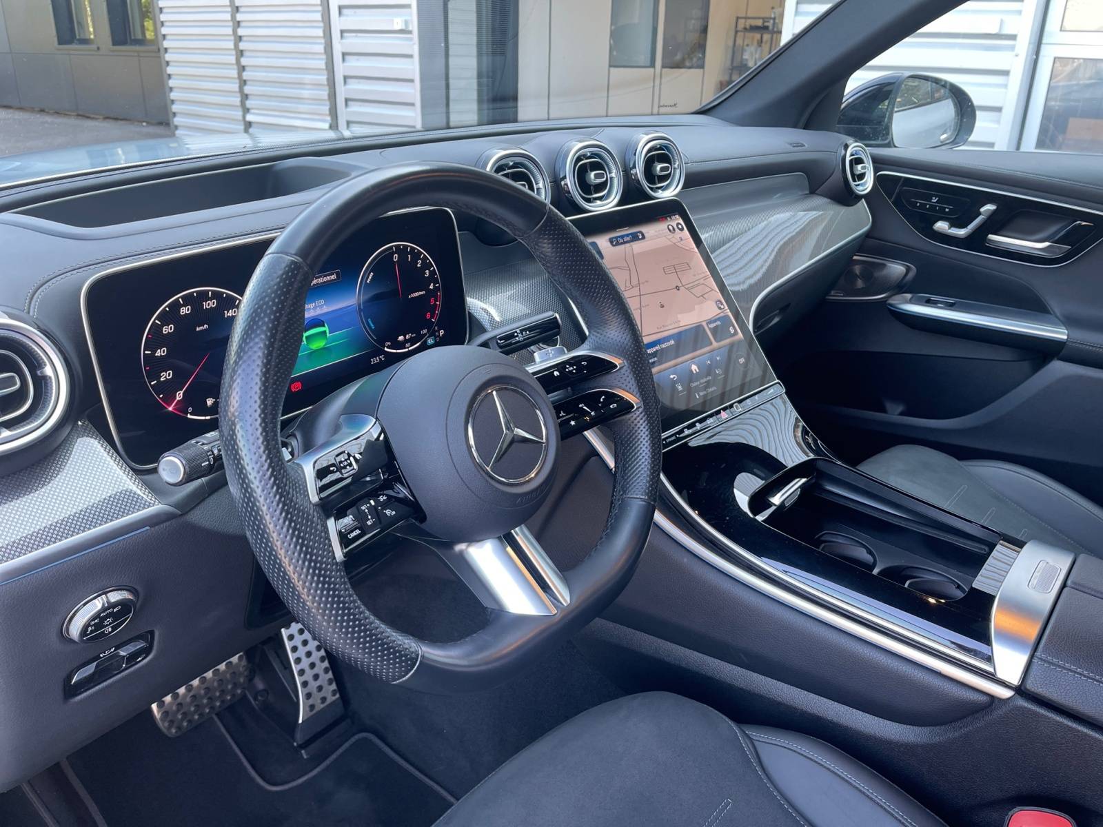 Image Mercedes-Benz GLC SUV GLC 300 de 4MATIC AMG Line  GLC 300 de Hybrid EQ 4MATIC AMG Line GLC 300 de 4MATIC AMG Line