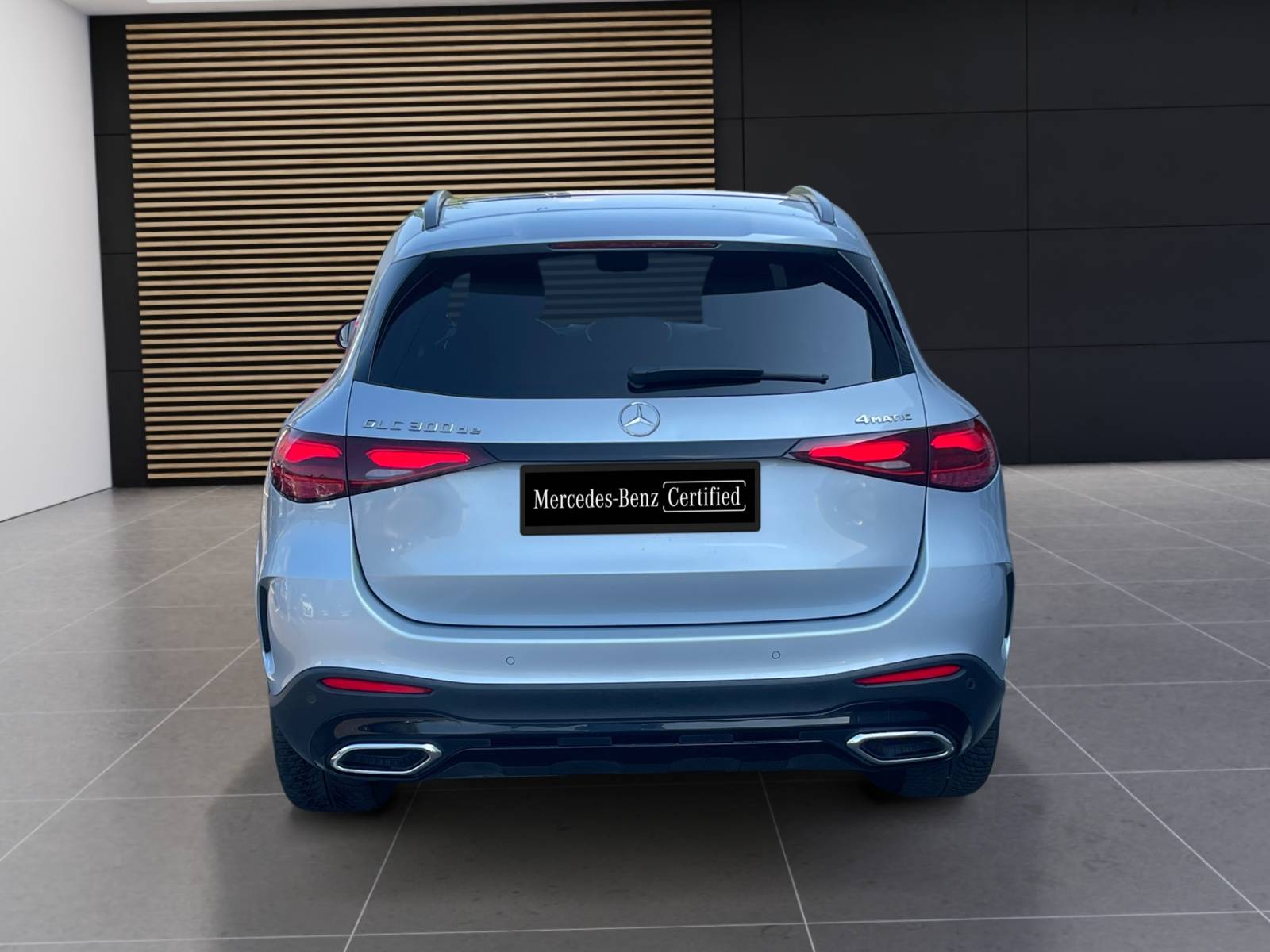 Image Mercedes-Benz GLC SUV GLC 300 de 4MATIC AMG Line  GLC 300 de Hybrid EQ 4MATIC AMG Line GLC 300 de 4MATIC AMG Line