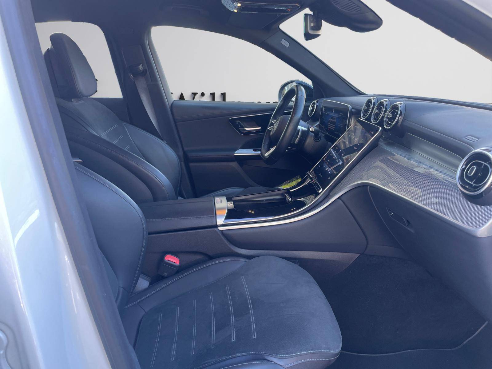 Image Mercedes-Benz GLC SUV GLC 220 d 4MATIC AMG Line  GLC 200 d 4MATIC AMG Line GLC 220 d 4MATIC AMG Line