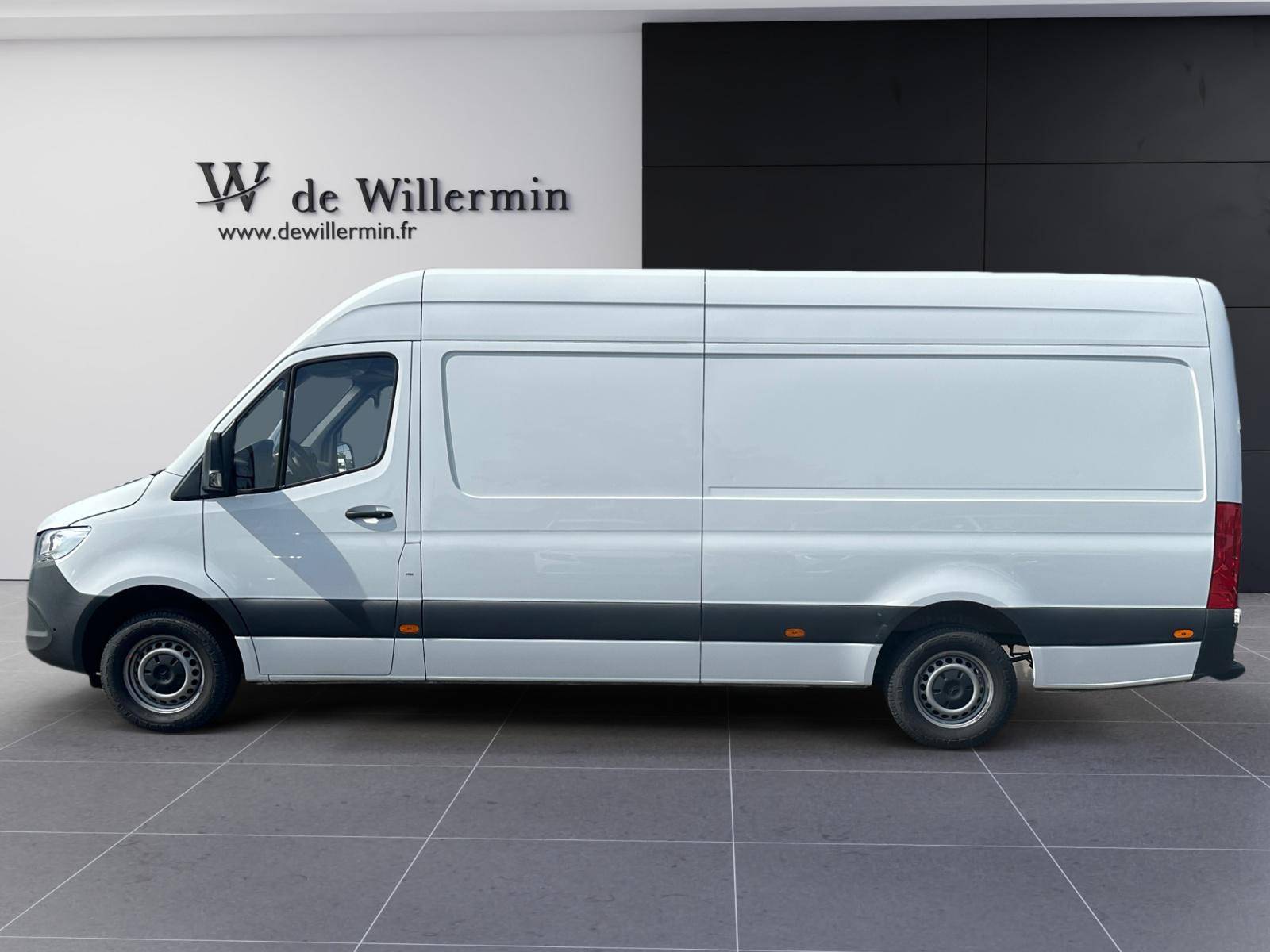 Image Mercedes-Benz SPRINTER 315 CDI Fourgon Toit sureleve Long  SPRINTER FGN 315 CDI 43 3.5T RWD FIRST 315 CDI Fourgon Toit sureleve Long