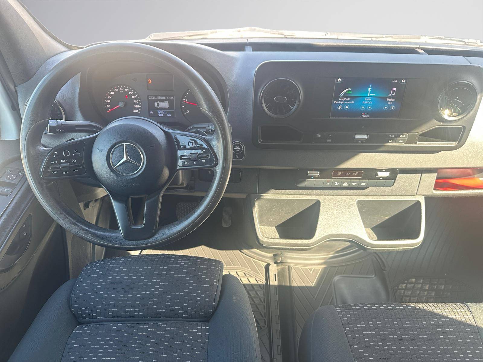 Image Mercedes-Benz SPRINTER 315 CDI Fourgon Toit sureleve Standard  SPRINTER 315 FG 37 3,5T FIRST 315 CDI Fourgon Toit sureleve Standard