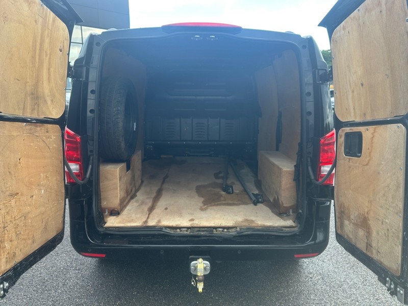 Image Mercedes-Benz VITO 114 CDI Fourgon Compact  VITO FOURGON 114 CDI COMPACT BVA RWD SELECT 114 CDI Fourgon Compact