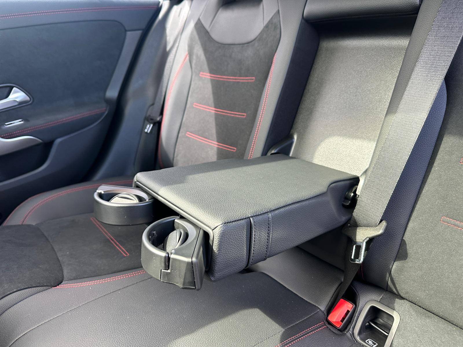 Image Mercedes-Benz CLA COUPÉ CLA 250 e Hybrid EQ Coupé AMG Line  CLA Coupé 250 e Hybrid EQ 8G-DCT AMG Line CLA 250 e Hybrid EQ Coupé AMG Line