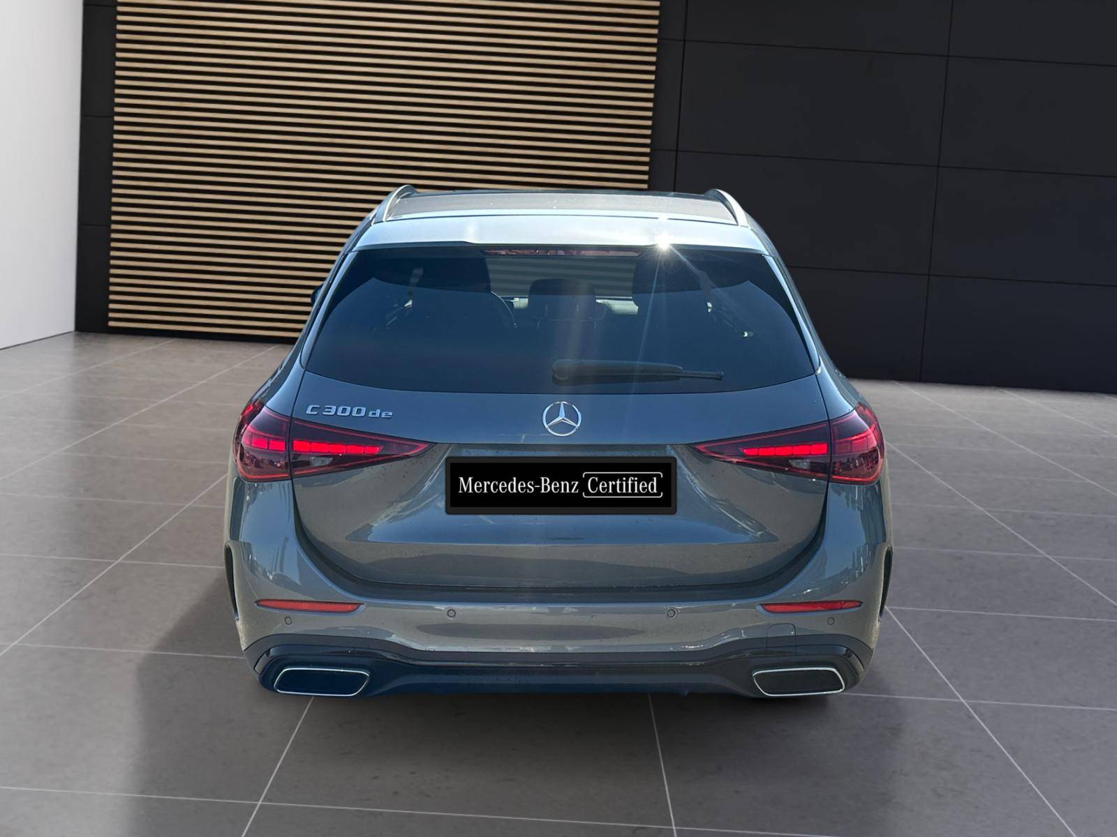 Image Mercedes-Benz CLASSE C BREAK Classe C 300 de Hybrid EQ Break AMG Line  Classe C 300 d e Hybrid EQ Break AMG Line Classe C 300 de Hybrid EQ Break AMG Line