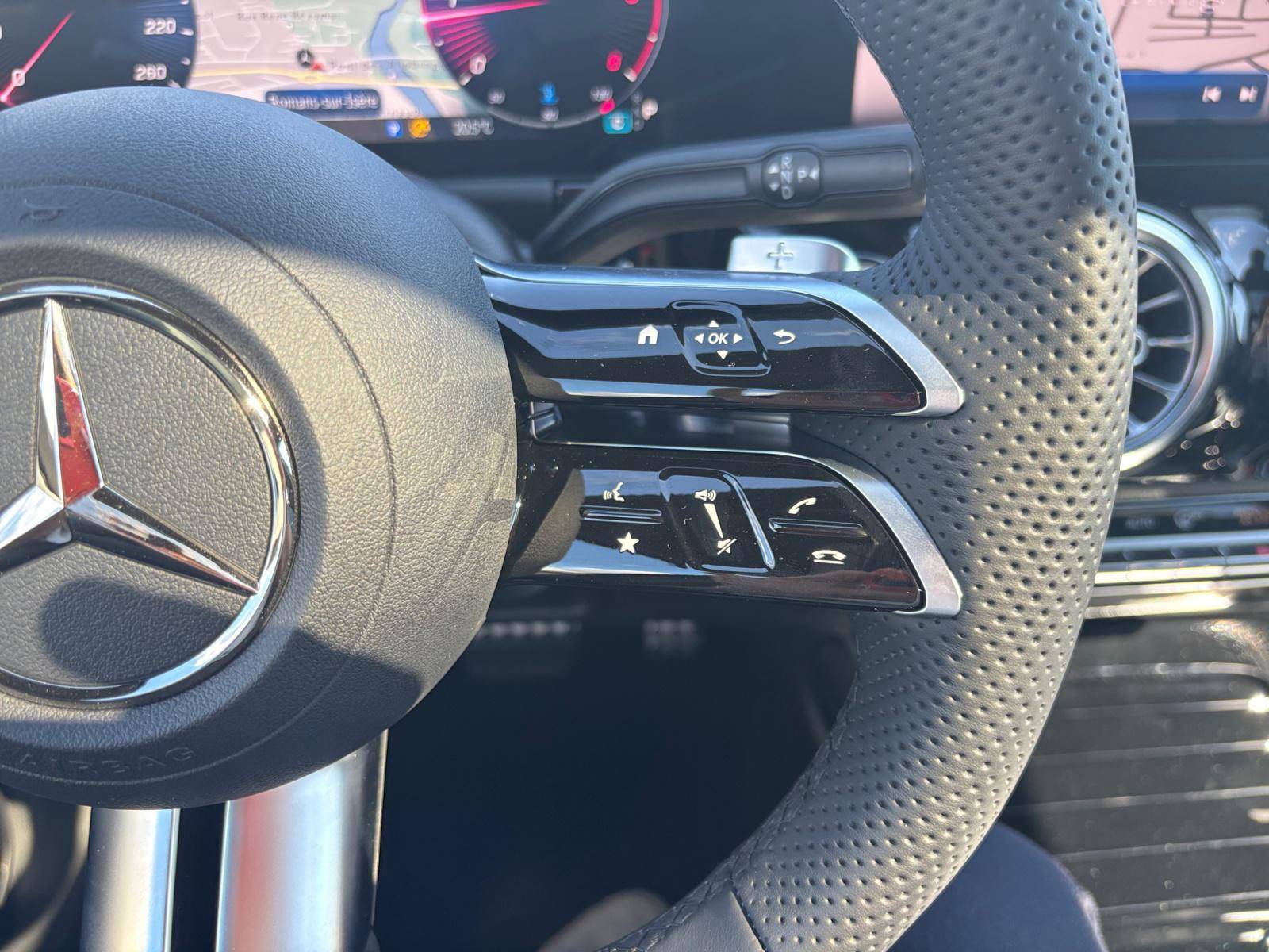 Image Mercedes-Benz GLA 200 d AMG Line  GLA 200 d AMG Line 200 d AMG Line