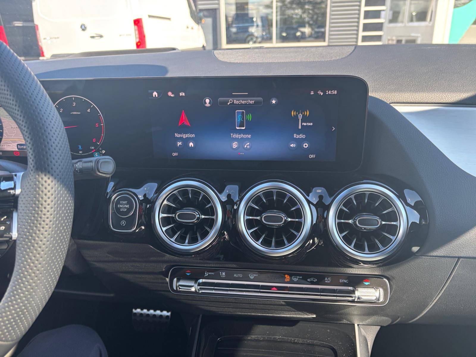 Image Mercedes-Benz GLA 200 d AMG Line  GLA 200 d AMG Line 200 d AMG Line