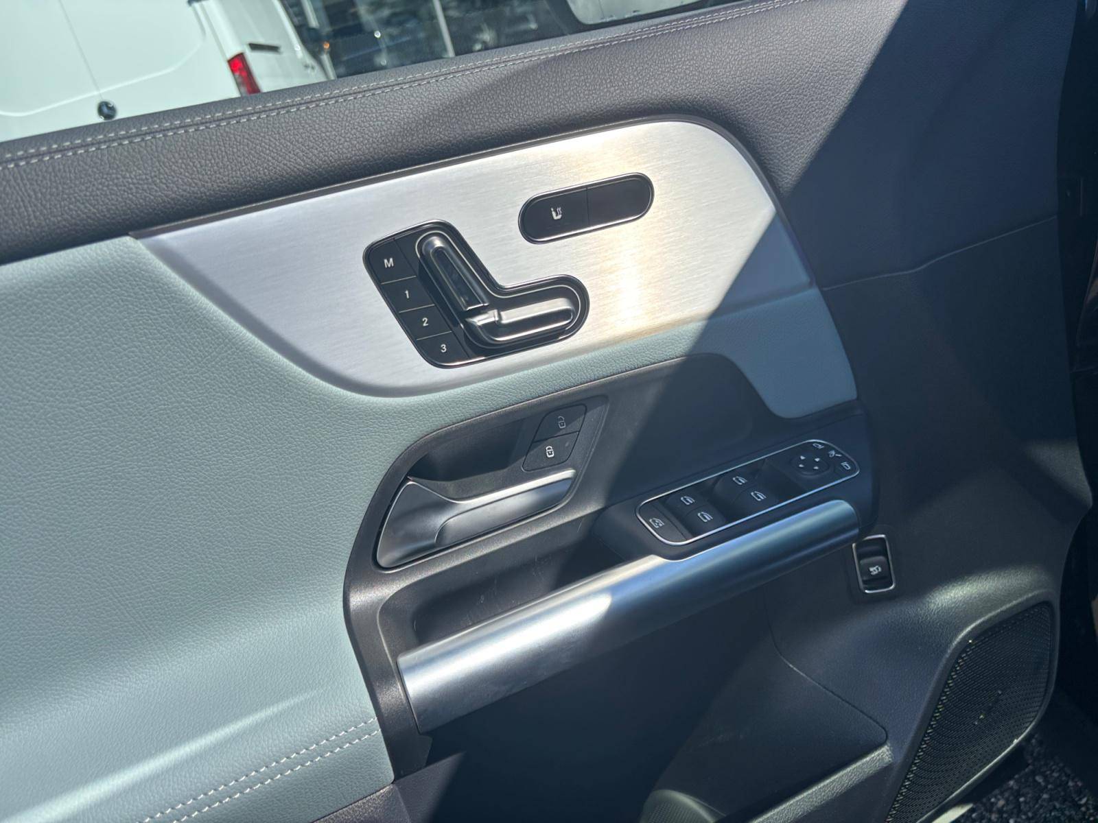 Image Mercedes-Benz GLA 200 d AMG Line  GLA 200 d AMG Line 200 d AMG Line