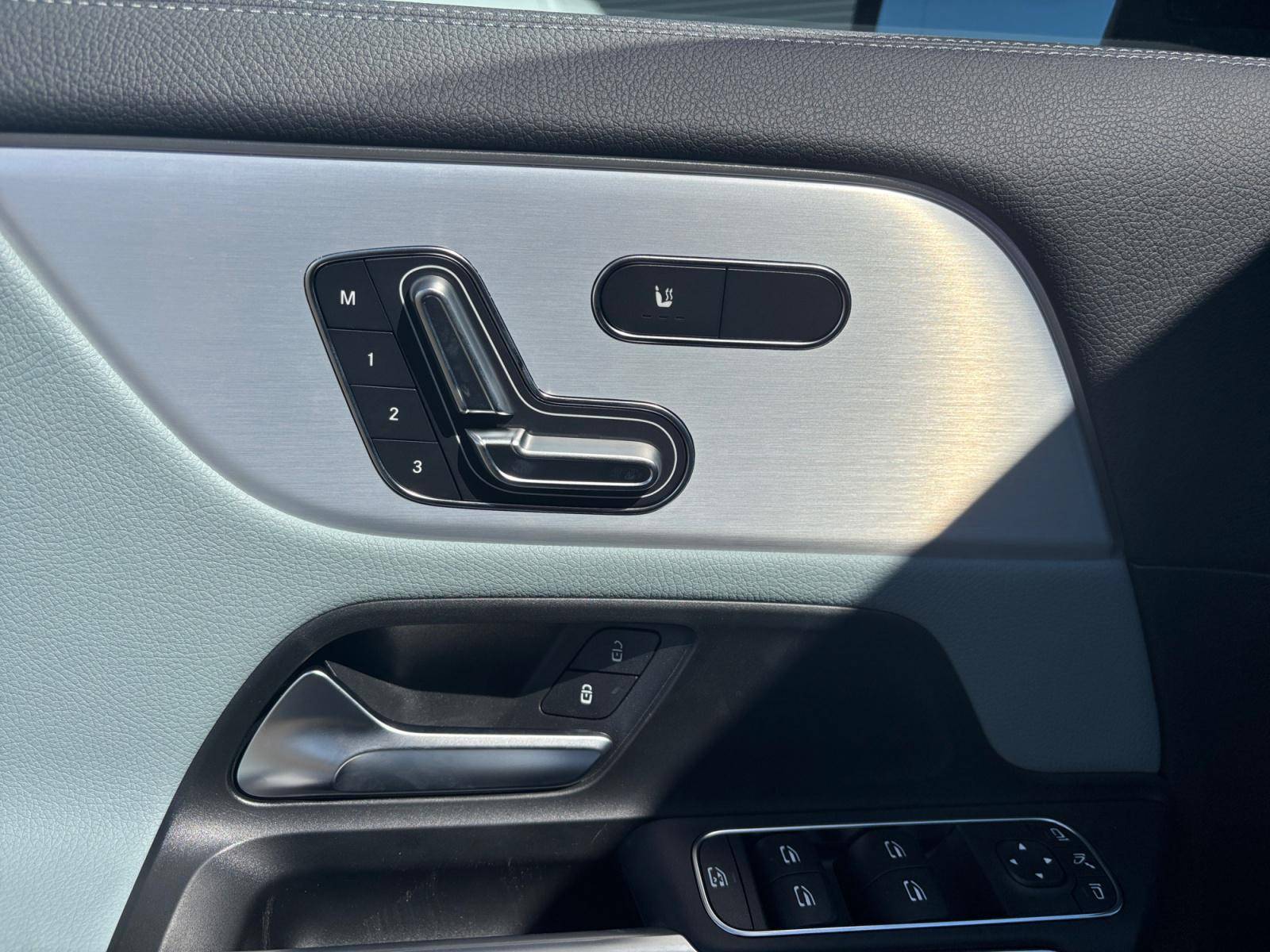 Image Mercedes-Benz GLA 200 d AMG Line  GLA 200 d AMG Line 200 d AMG Line