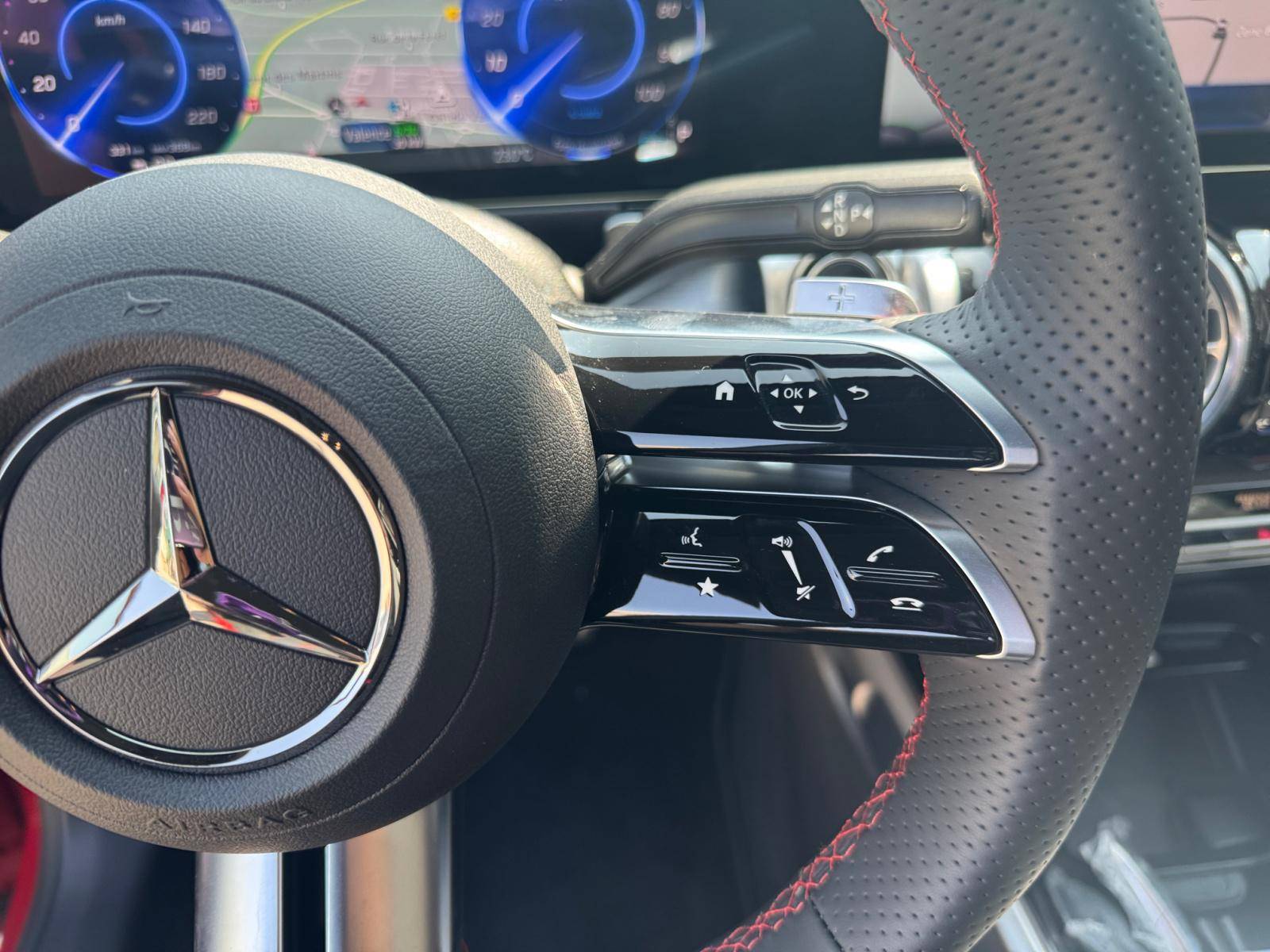 Image Mercedes-Benz EQB 350 4MATIC AMG Line  EQB 350 4MATIC AMG Line 350 4MATIC AMG Line