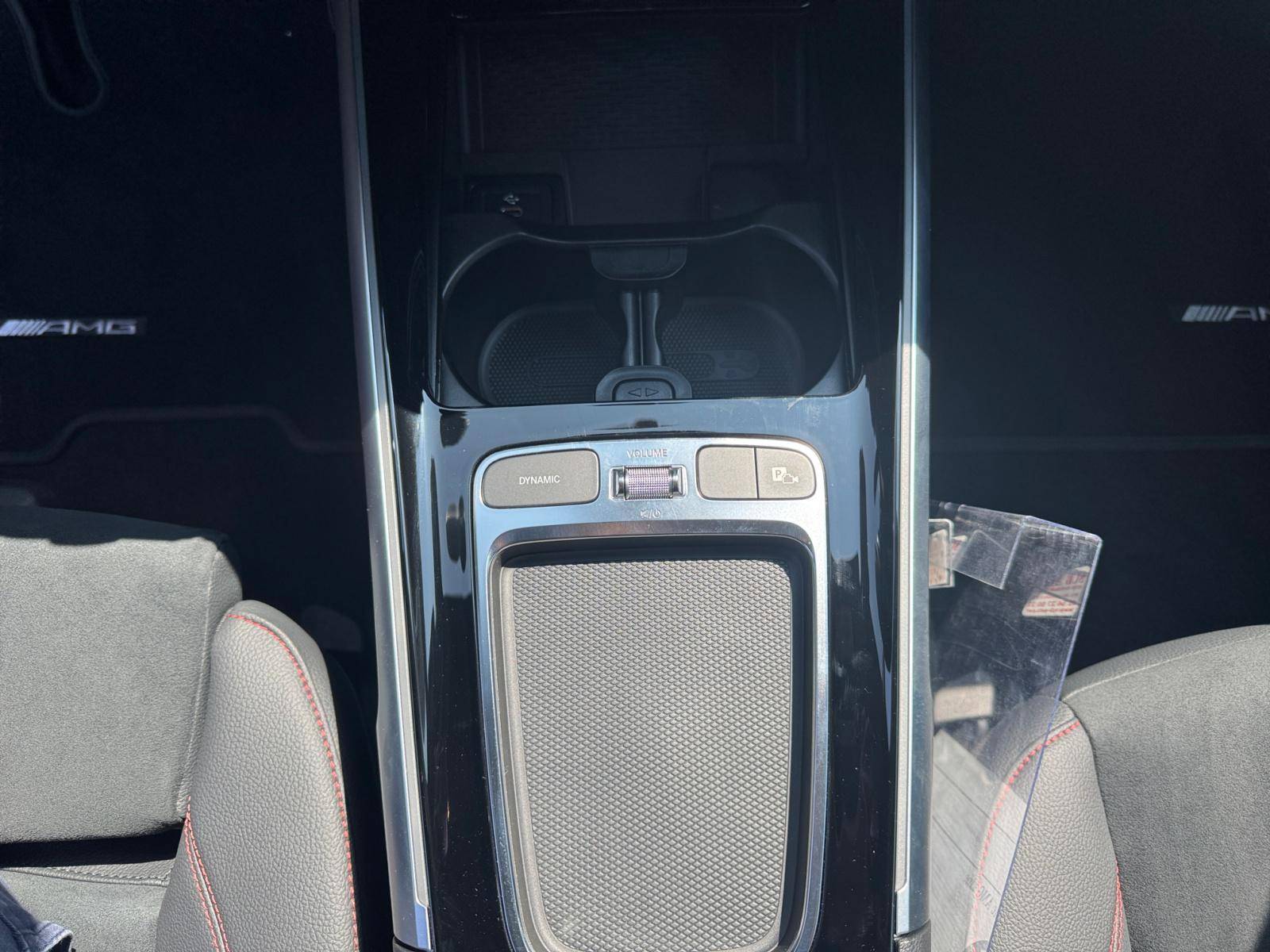 Image Mercedes-Benz EQB 350 4MATIC AMG Line  EQB 350 4MATIC AMG Line 350 4MATIC AMG Line