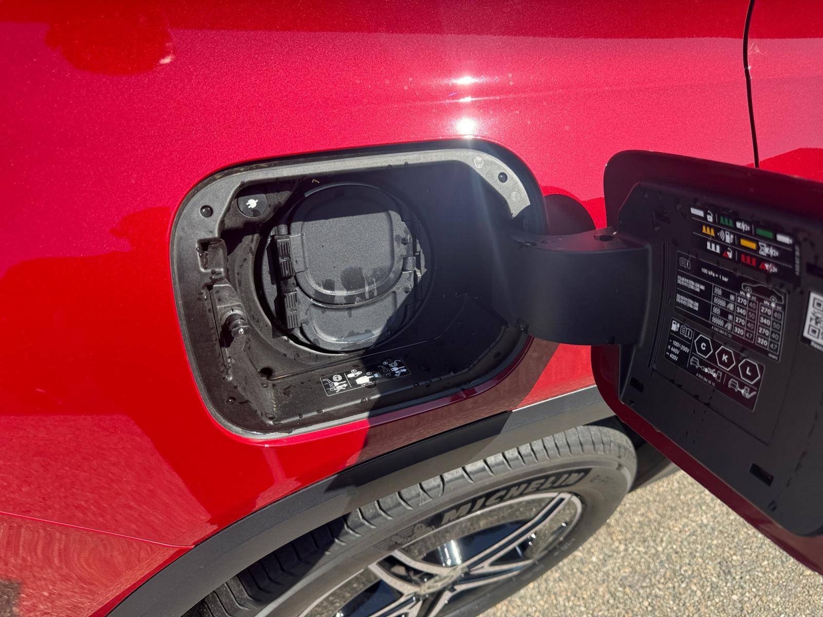 Image Mercedes-Benz EQB 350 4MATIC AMG Line  EQB 350 4MATIC AMG Line 350 4MATIC AMG Line