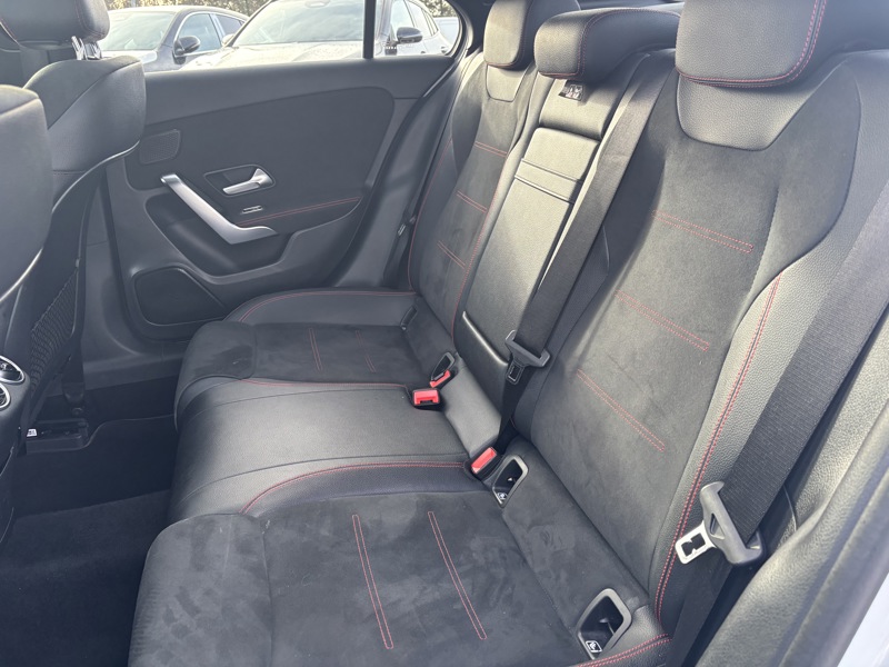 Image Mercedes-Benz CLASSE A 180 d Berline AMG Line   180 d Berline AMG Line