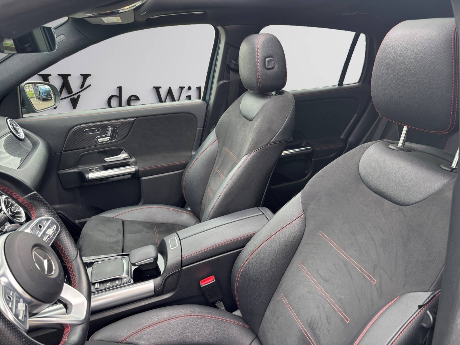 Image Mercedes-Benz GLA 220 d 4MATIC AMG Line  GLA 220 d 4MATIC AMG Line 220 d 4MATIC AMG Line