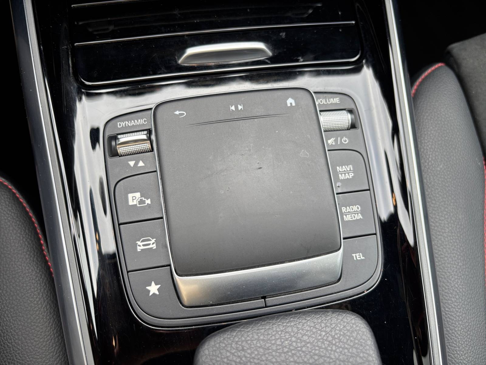 Image Mercedes-Benz GLA 220 d 4MATIC AMG Line  GLA 220 d 4MATIC AMG Line 220 d 4MATIC AMG Line