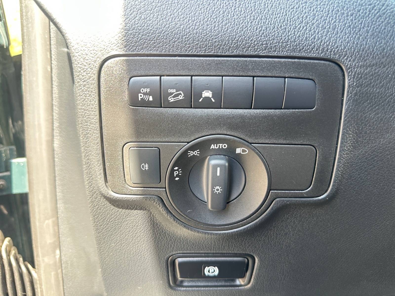 Image Mercedes-Benz VITO 119 CDI 4x4 Fourgon Long  VITO FGN 119 CDI LONG SELECT 119 CDI 4x4 Fourgon Long