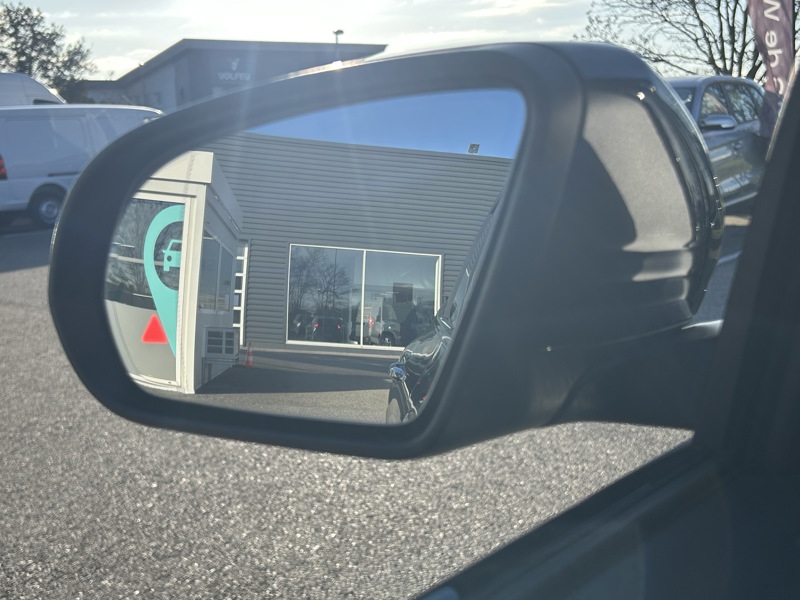 Image Mercedes-Benz EQA 350 4MATIC AMG Line   350 4MATIC AMG Line