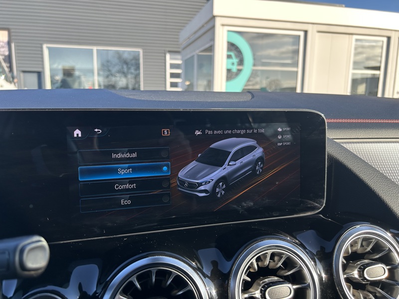 Image Mercedes-Benz EQA 350 4MATIC AMG Line   350 4MATIC AMG Line