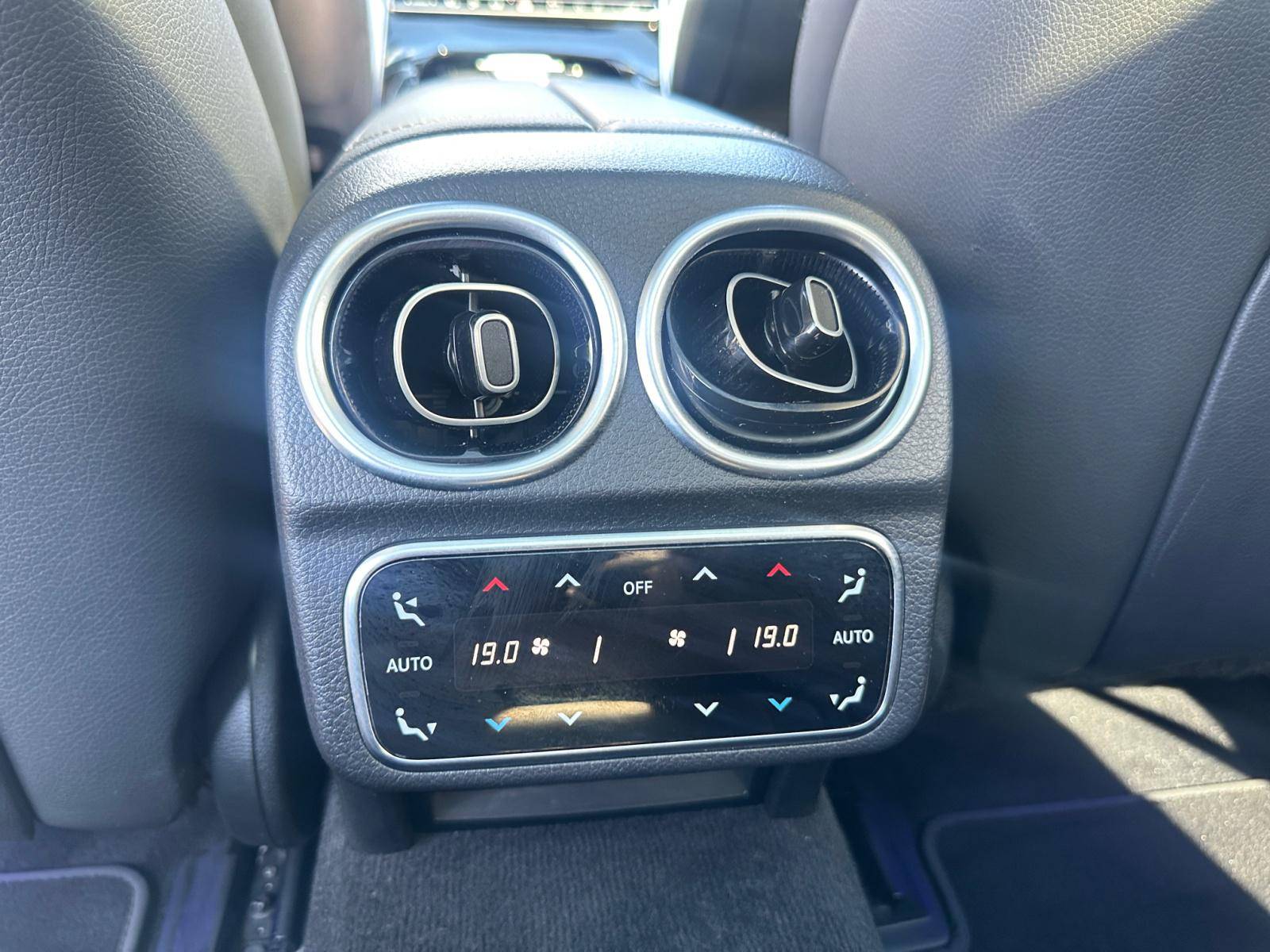 Image Mercedes-Benz CLASSE C BERLINE Classe C 300 de Hybrid EQ Berline AMG Line  Classe C 300 d e Hybrid EQ Berline AMG Line Classe C 300 de Hybrid EQ Berline AMG Line