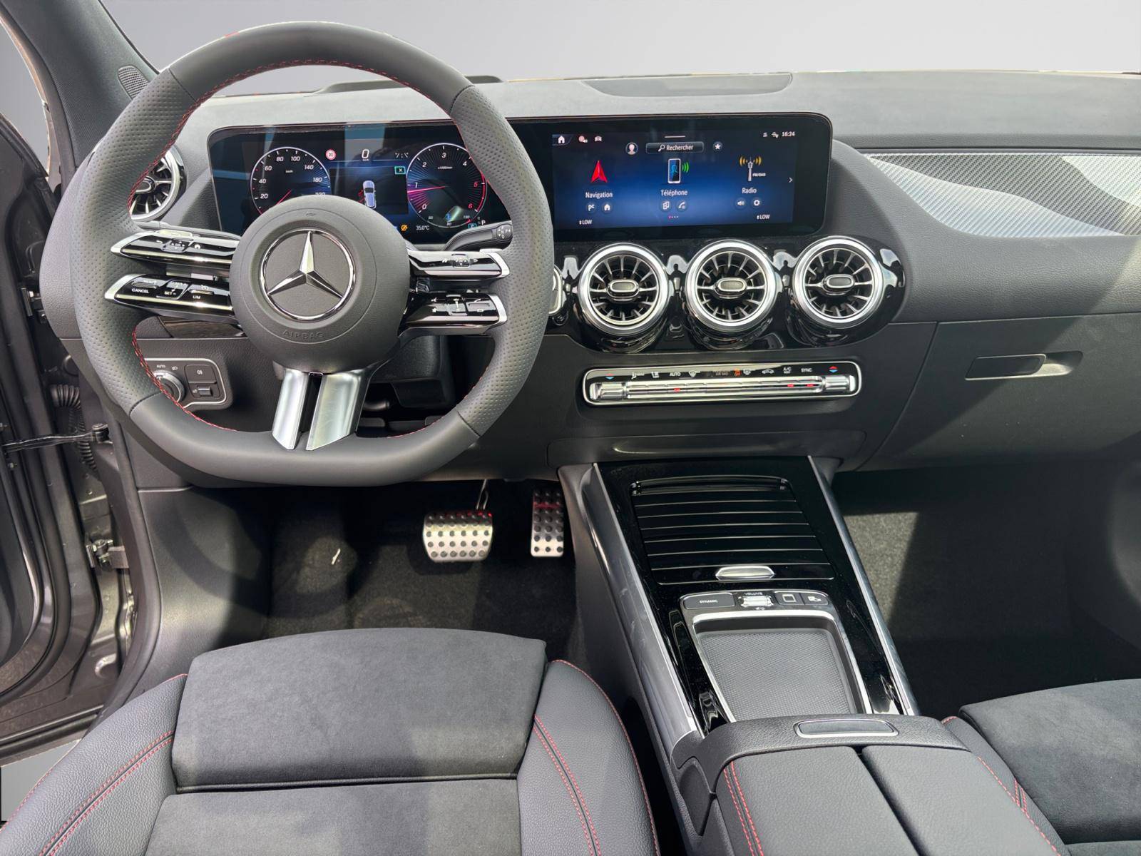 Image Mercedes-Benz GLA 200 d AMG Line  GLA 200 d AMG Line 200 d AMG Line