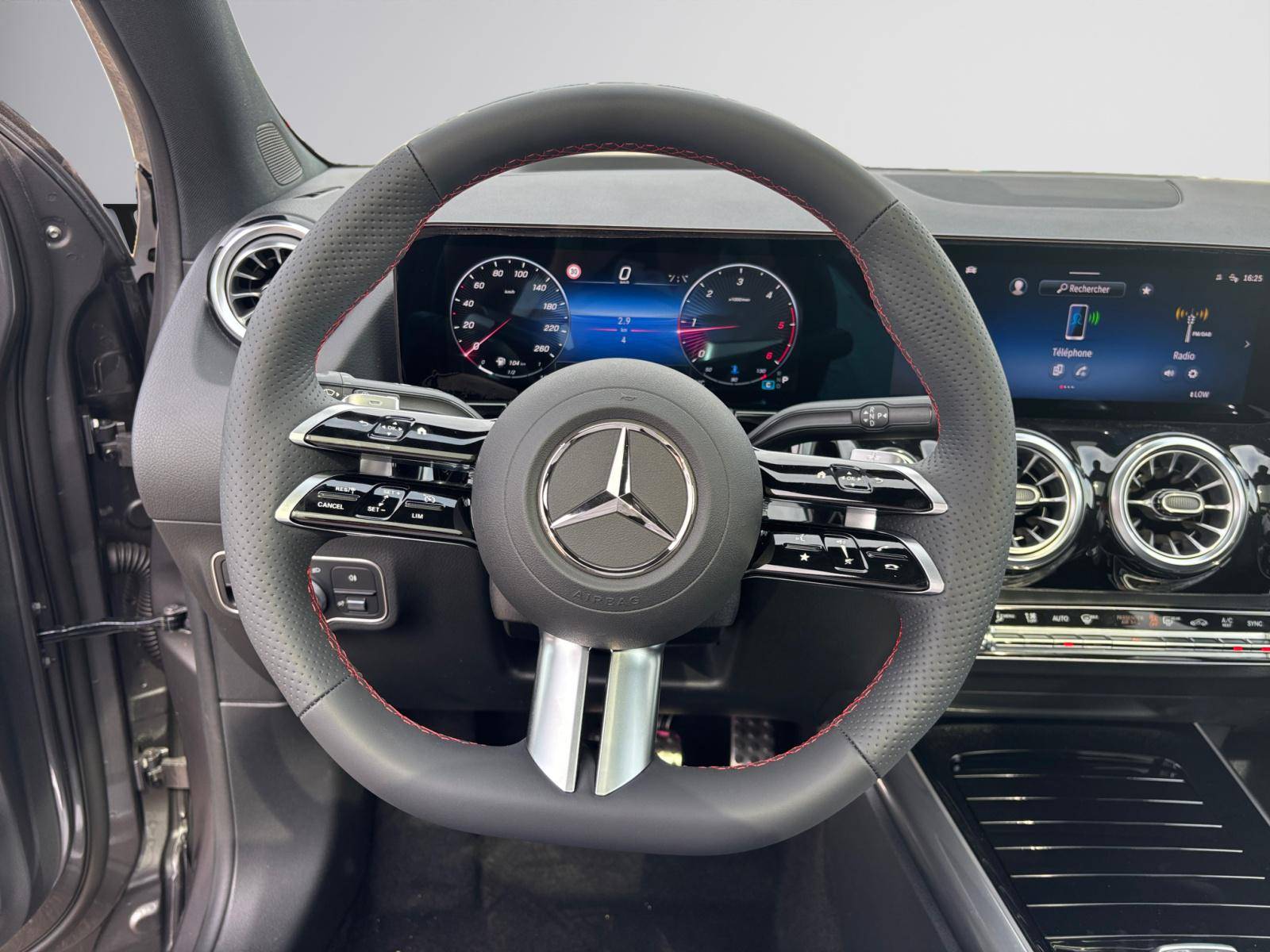 Image Mercedes-Benz GLA 200 d AMG Line  GLA 200 d AMG Line 200 d AMG Line